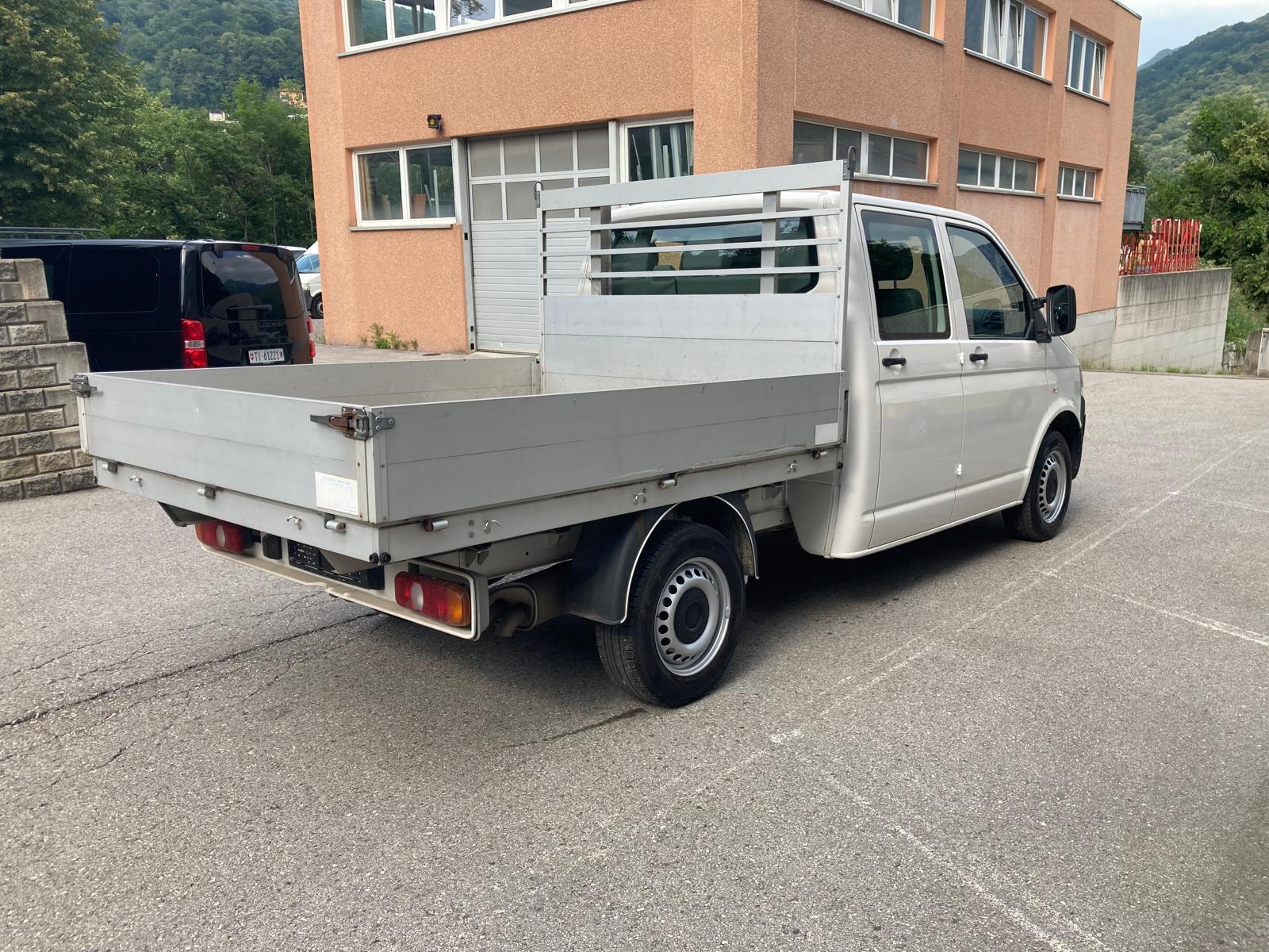 VW T5 2.0 TDI Champion-image-5