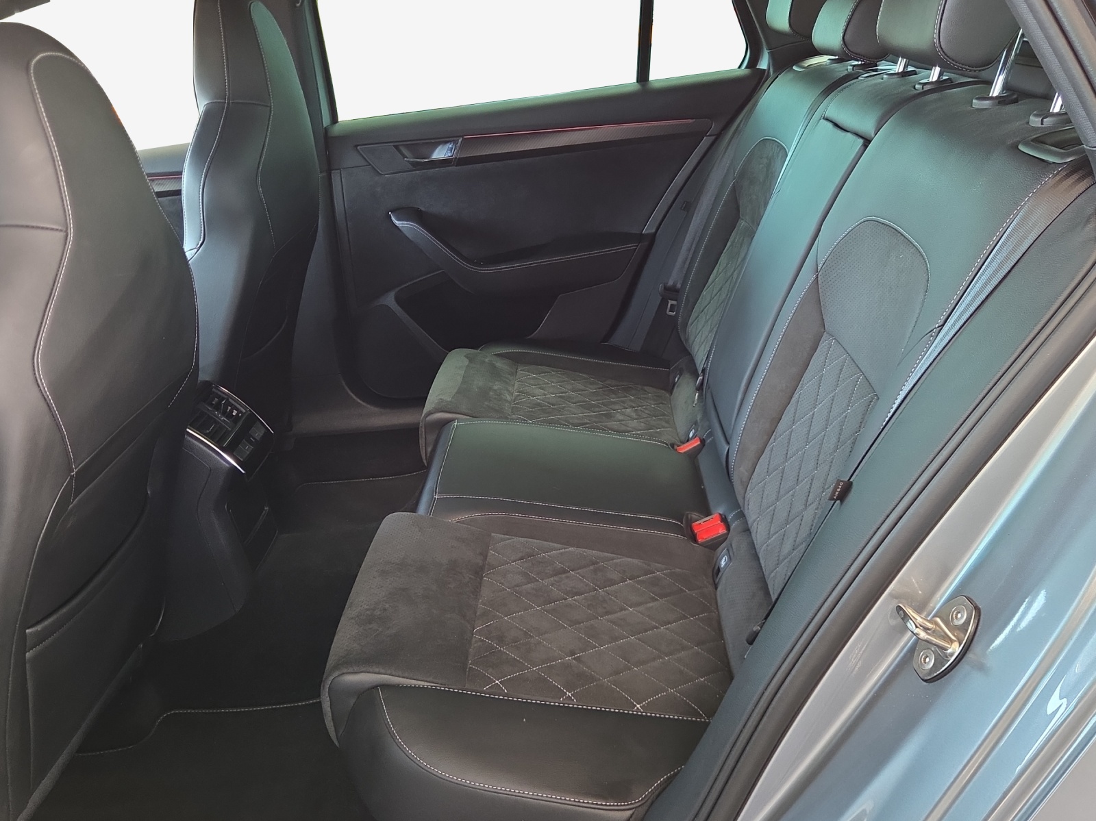 SKODA Superb 1.4 TSI Sport Line PHEV DSG-image-11