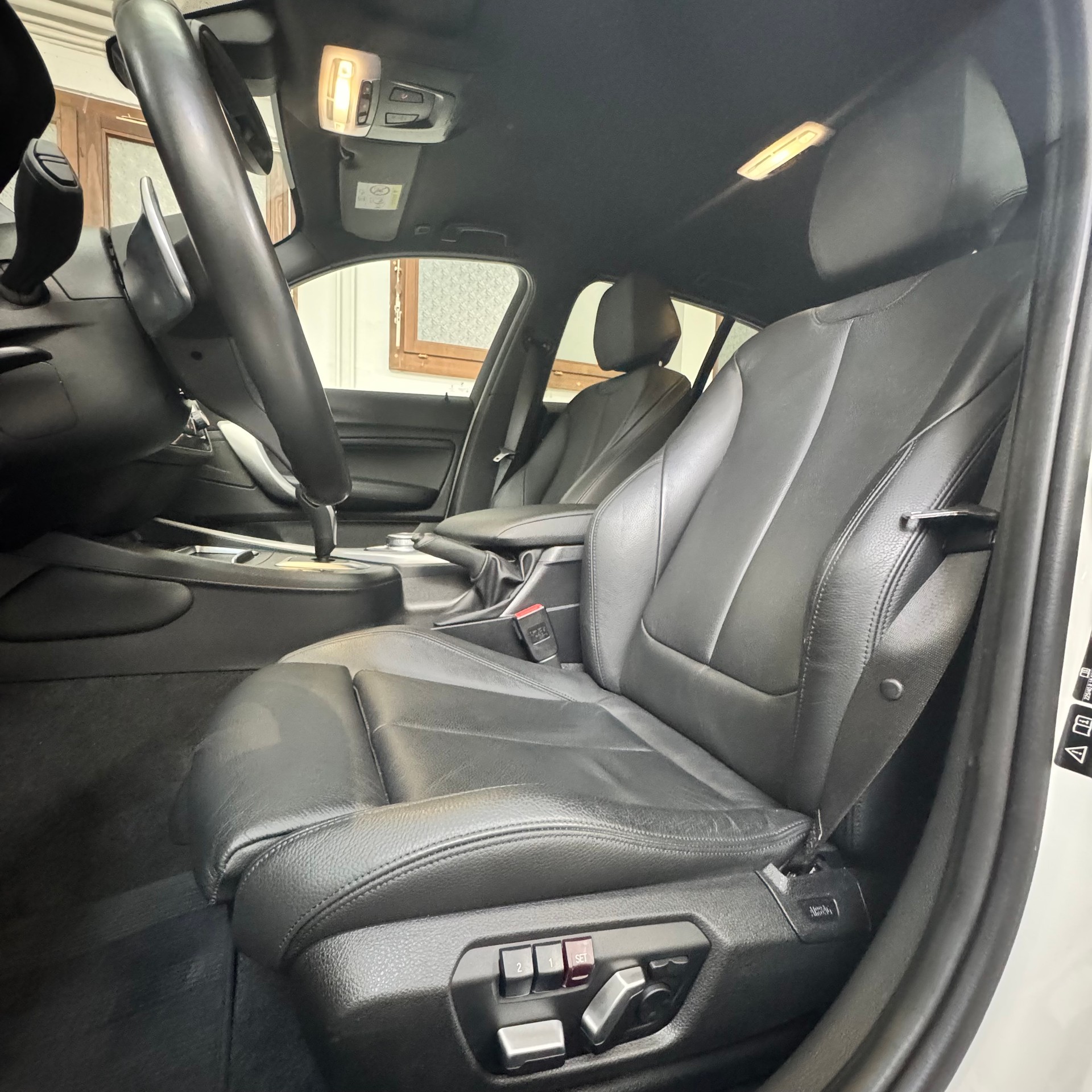 BMW M140i xDrive Steptronic-image-7