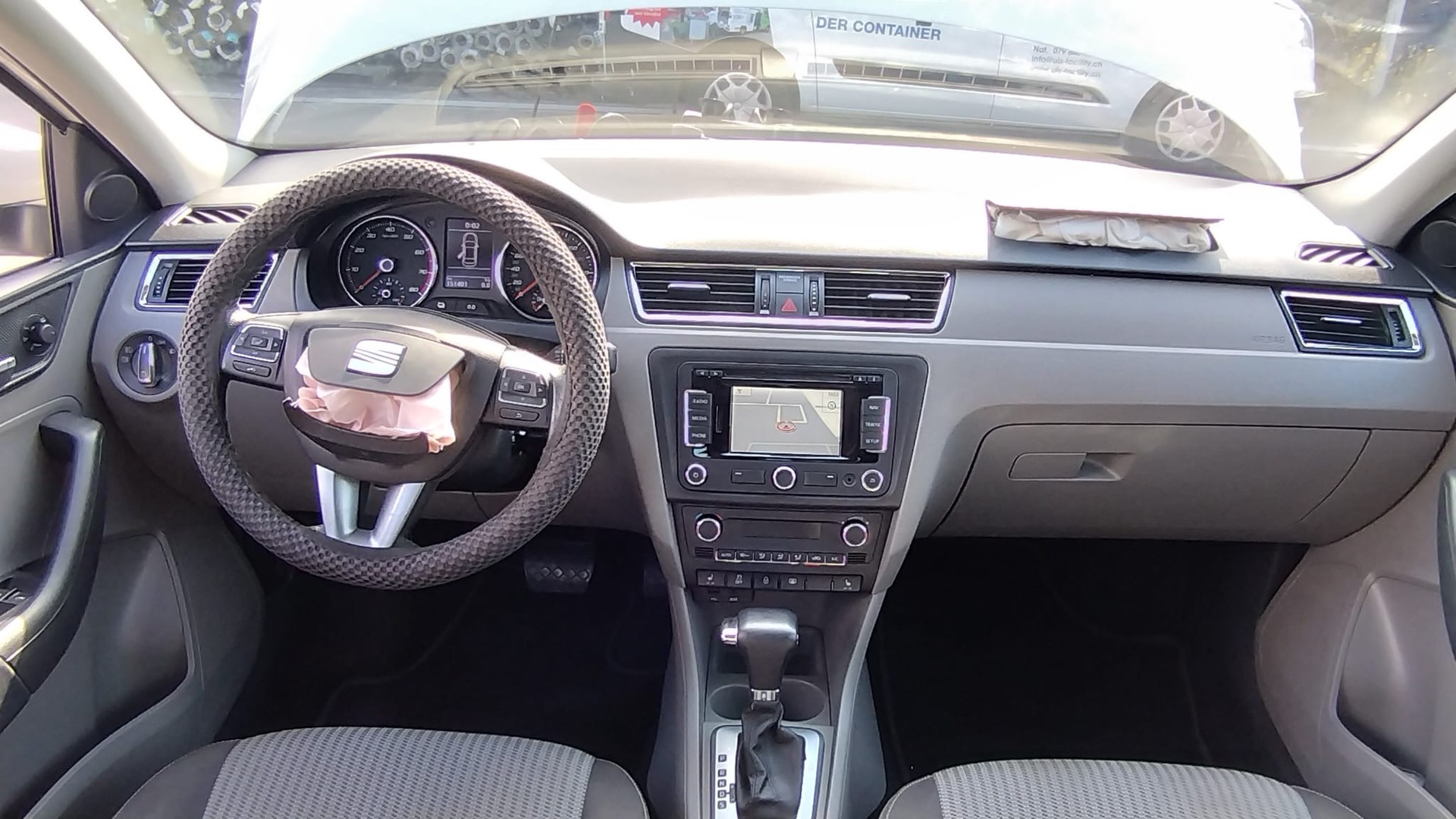 SEAT Toledo 1.4 TSI Style DSG-image-9