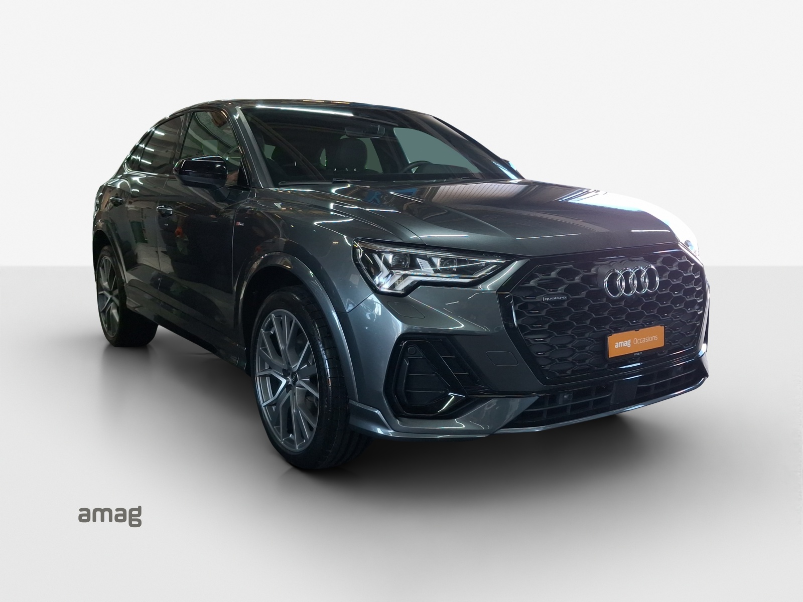 AUDI Q3 Sportback 40 TFSI S line quattro S-tronic-image-5