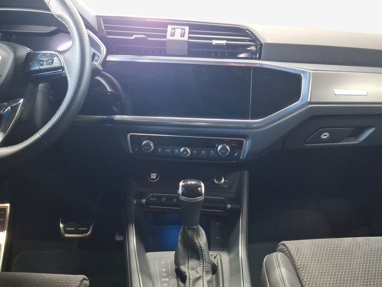 AUDI Q3 Sportback 40 TFSI S line quattro S-tronic-image-10