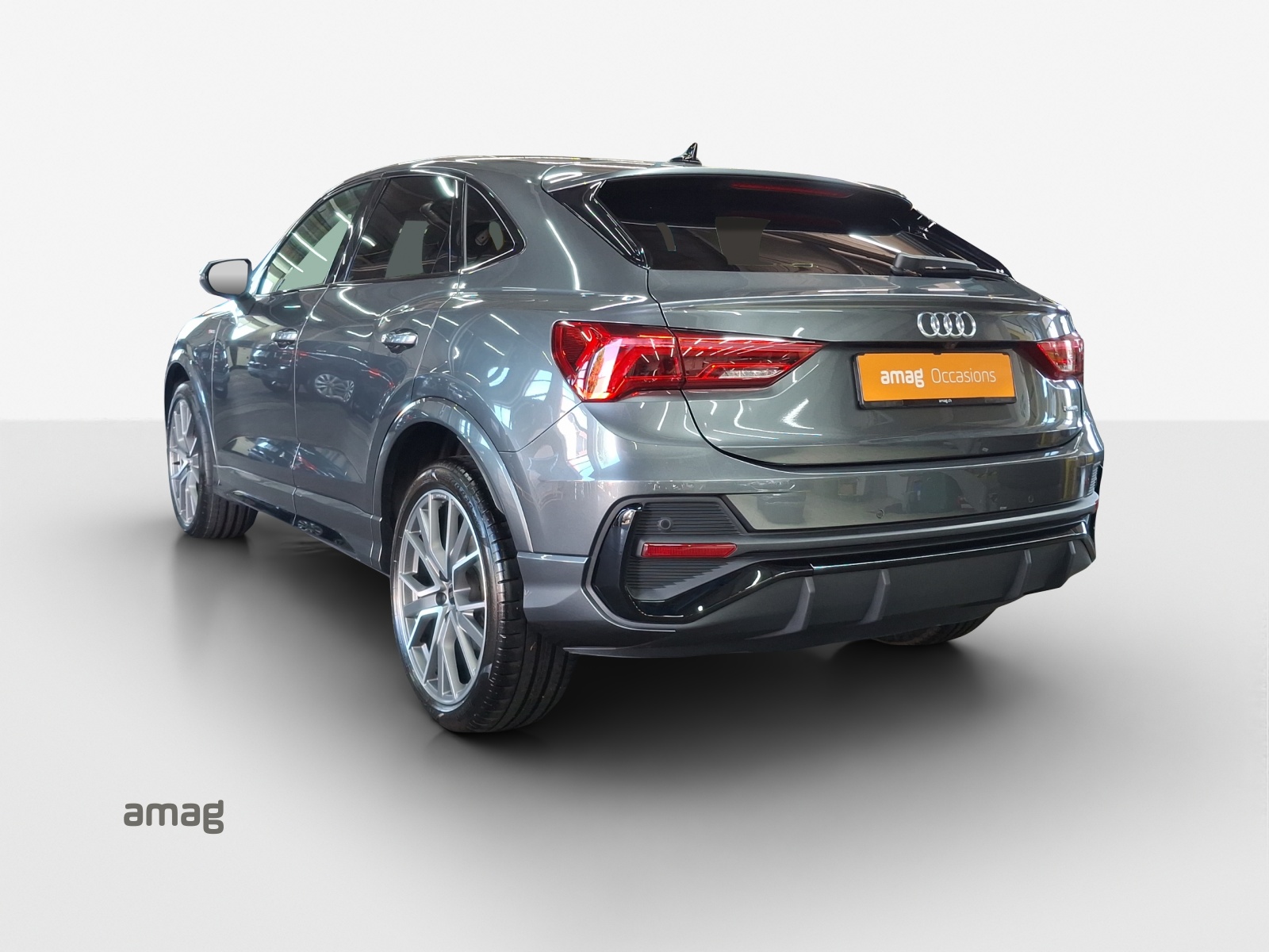 AUDI Q3 Sportback 40 TFSI S line quattro S-tronic-image-2