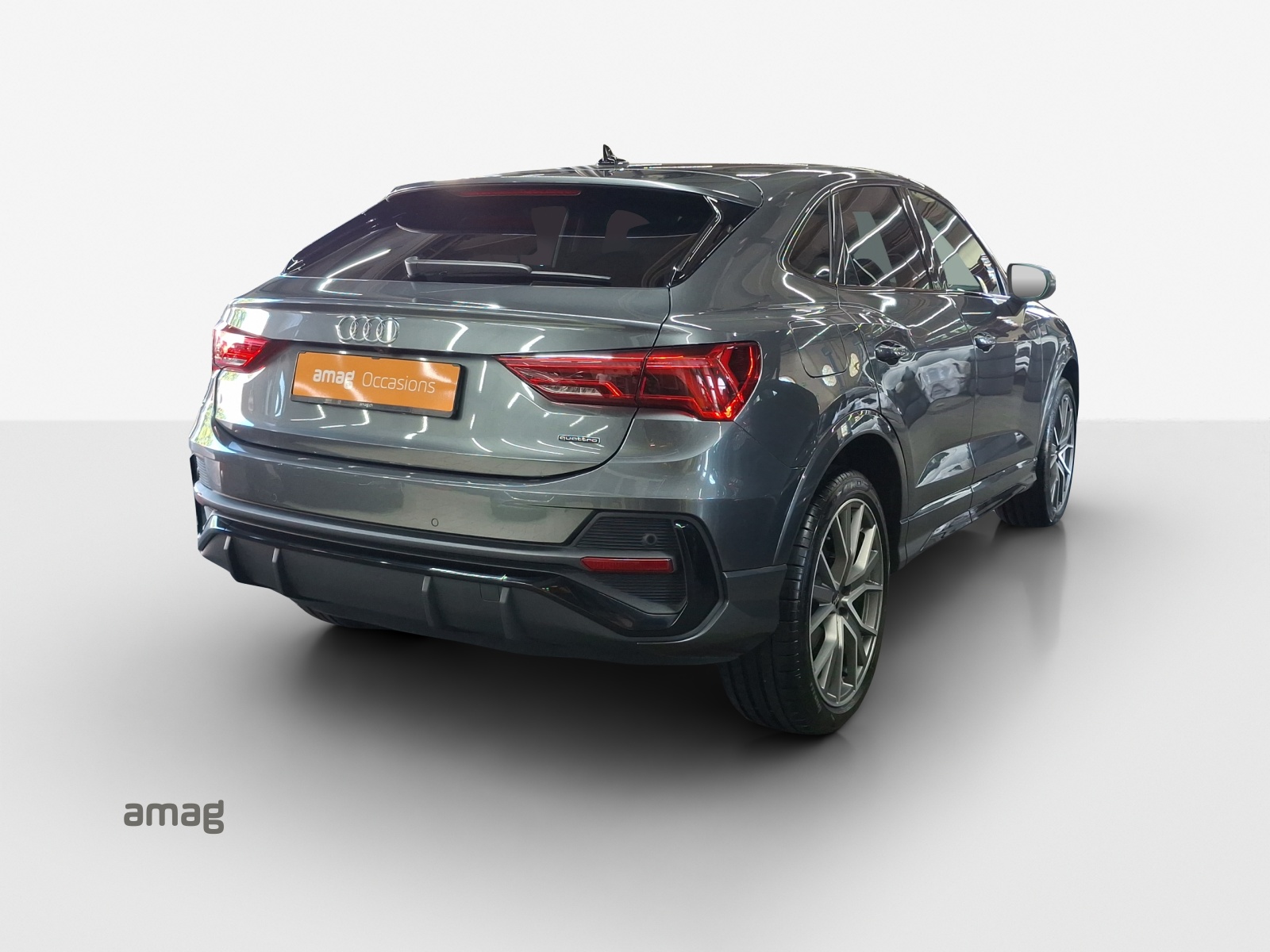 AUDI Q3 Sportback 40 TFSI S line quattro S-tronic-image-4