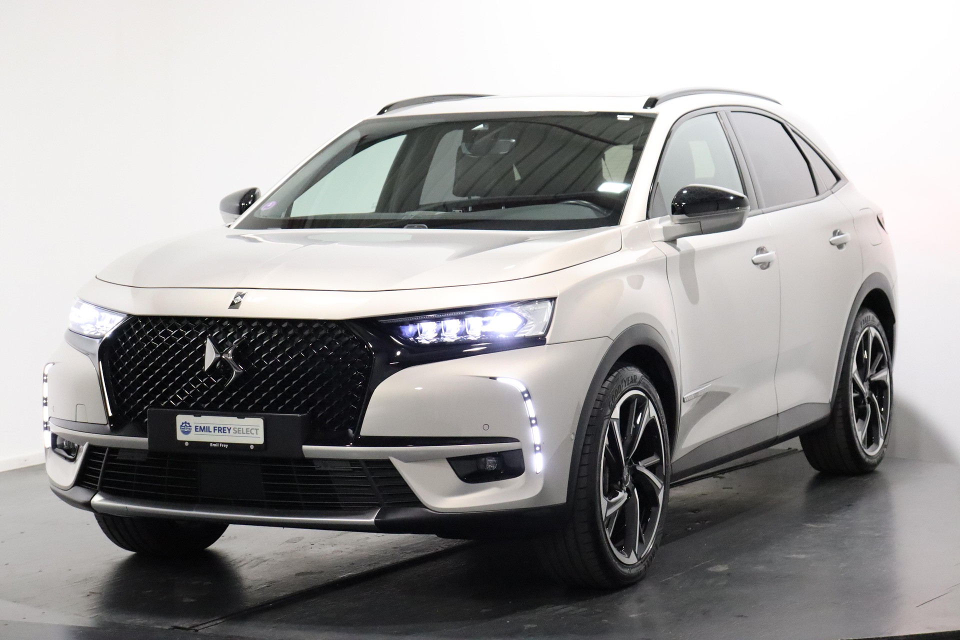 DS AUTOMOBILES 7 Crossback 1.6 E-Tense Louvre 4x4-image-0