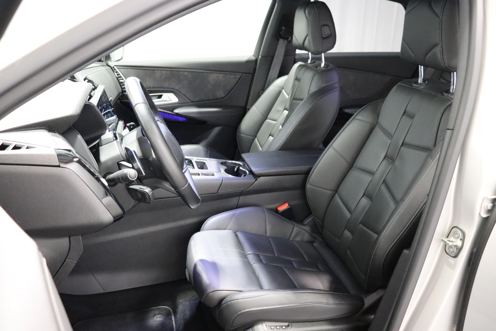DS AUTOMOBILES 7 Crossback 1.6 E-Tense Louvre 4x4-image-4