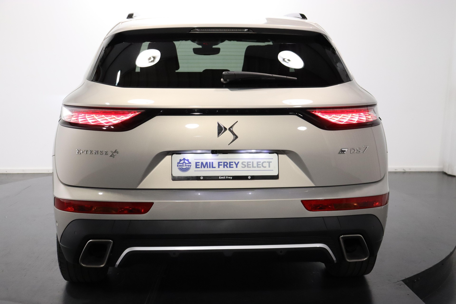 DS AUTOMOBILES 7 Crossback 1.6 E-Tense Louvre 4x4-image-3