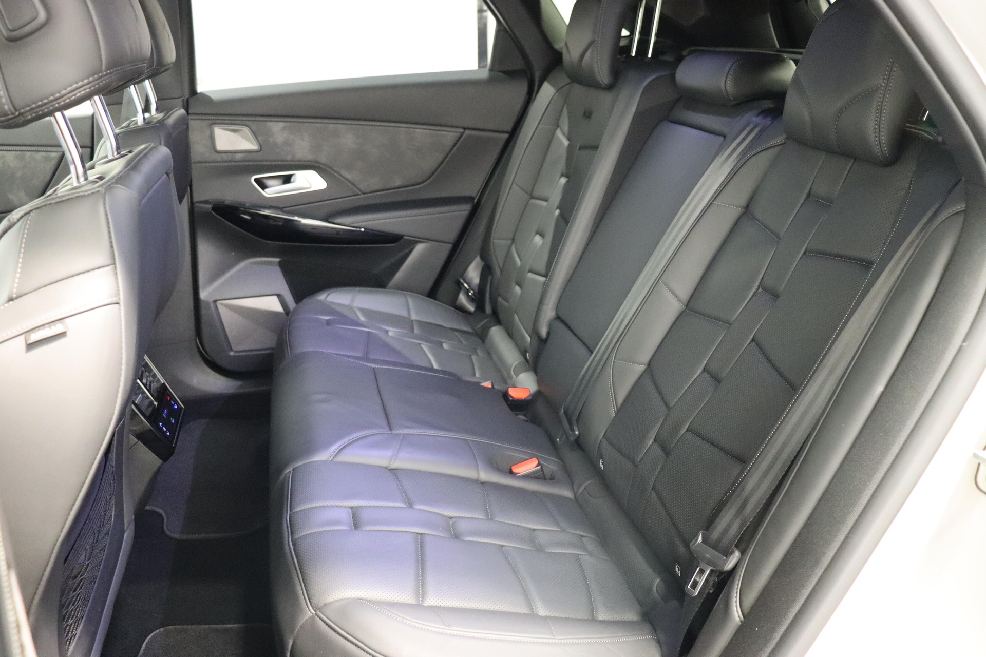 DS AUTOMOBILES 7 Crossback 1.6 E-Tense Louvre 4x4-image-5