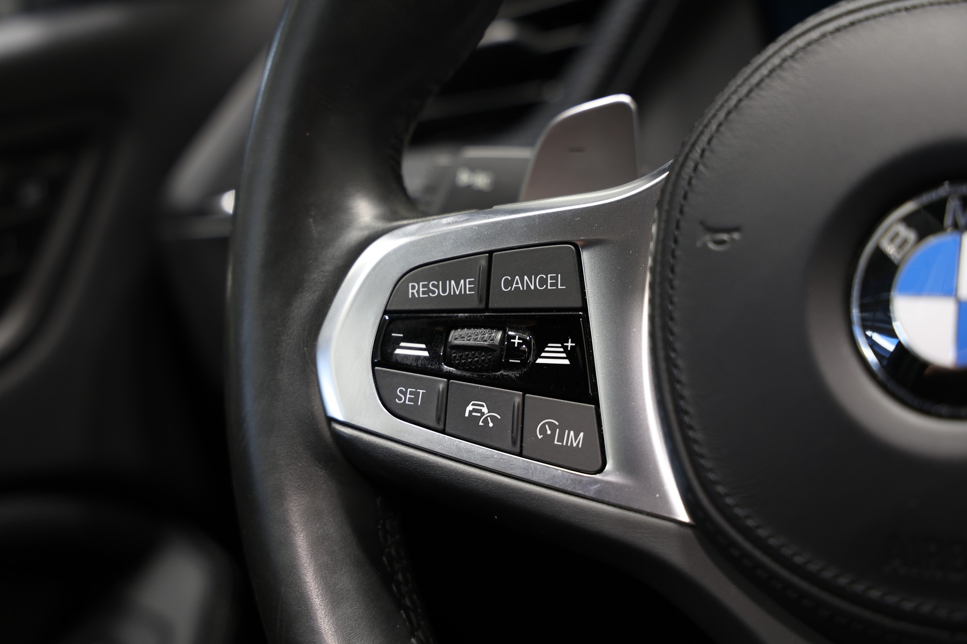 BMW M135i xDrive Steptronic *CH-Fahrzeug*-image-27