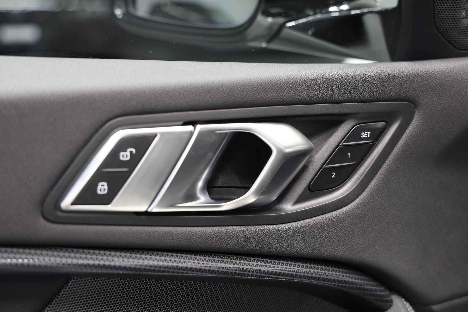 BMW M135i xDrive Steptronic *CH-Fahrzeug*-image-23
