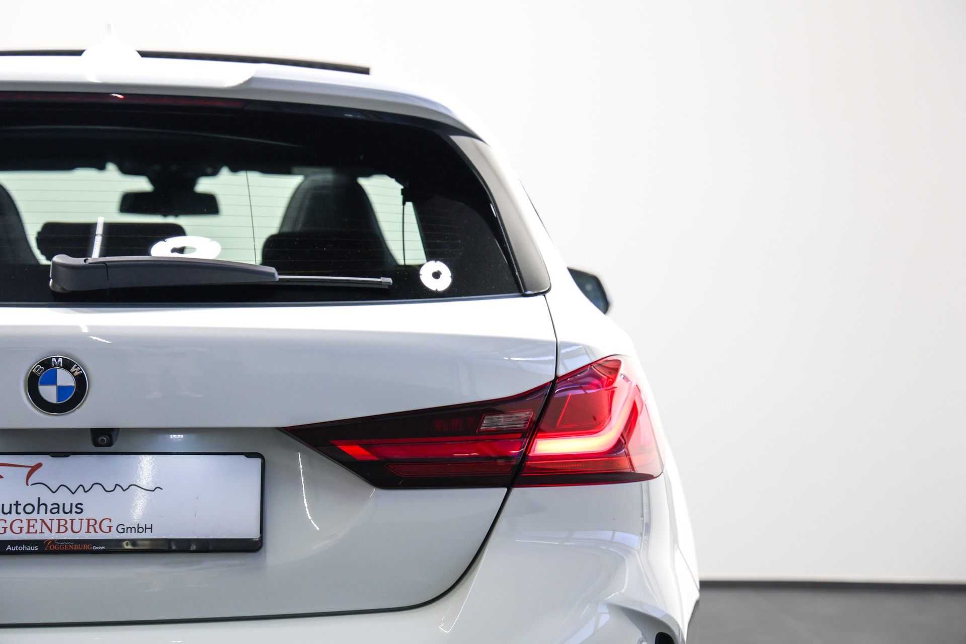 BMW M135i xDrive Steptronic *CH-Fahrzeug*-image-16