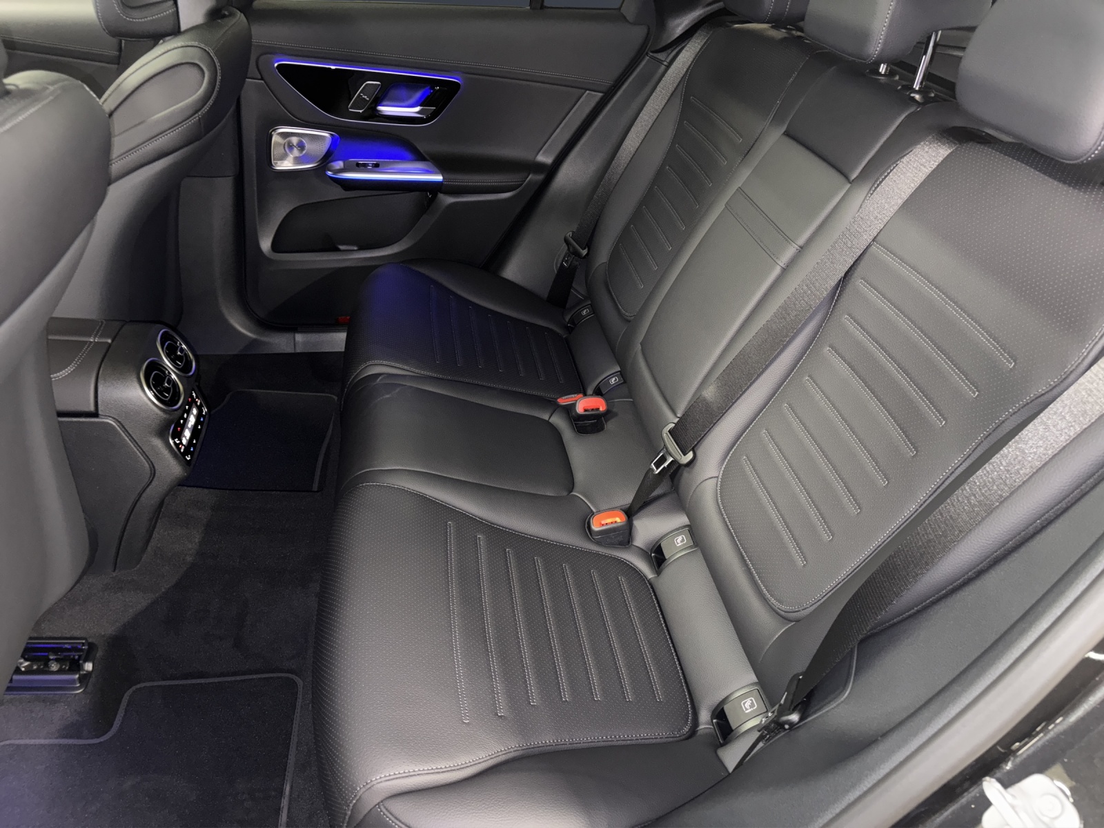 MERCEDES-BENZ GLC 200 4M-image-10