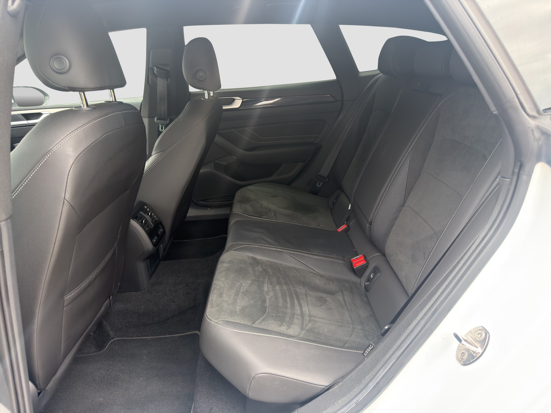 VW Arteon SB 2.0 TDI R-Line 4Motion DSG-image-11