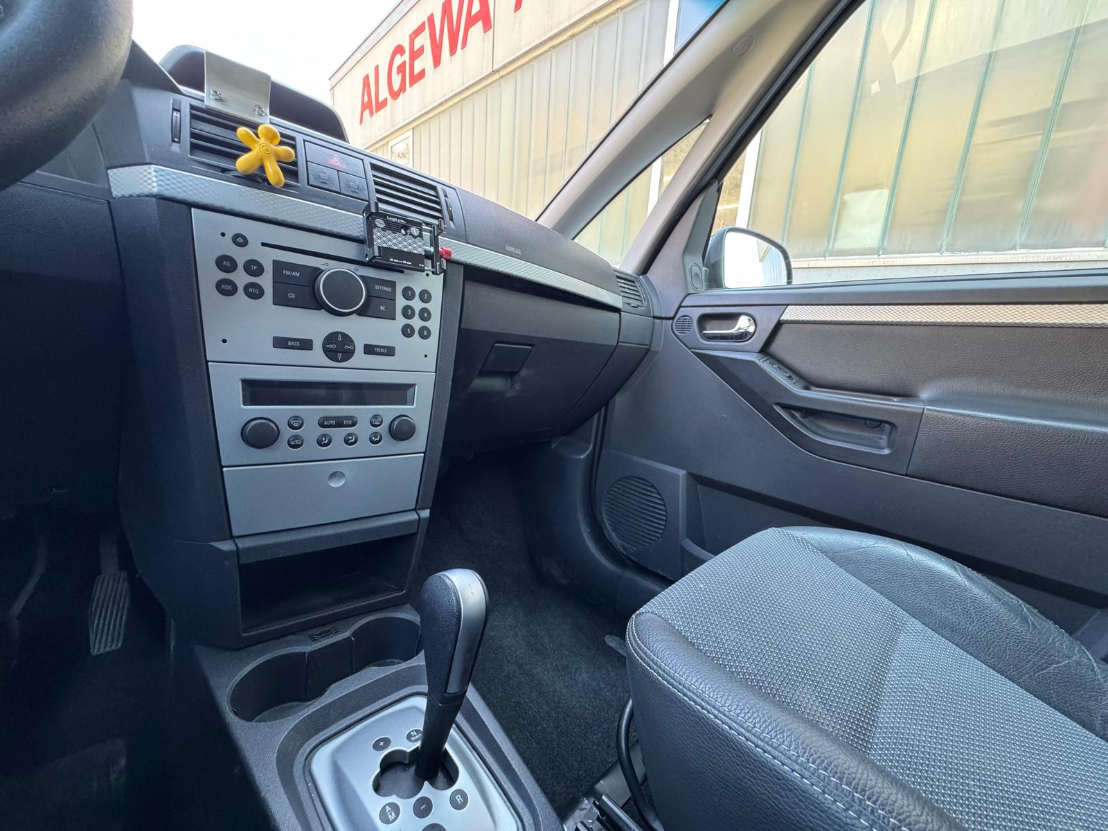 OPEL Meriva 1.8i 16V Cosmo-image-13