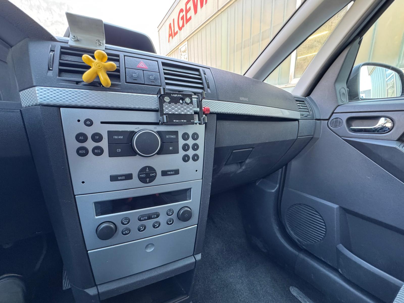 OPEL Meriva 1.8i 16V Cosmo-image-15