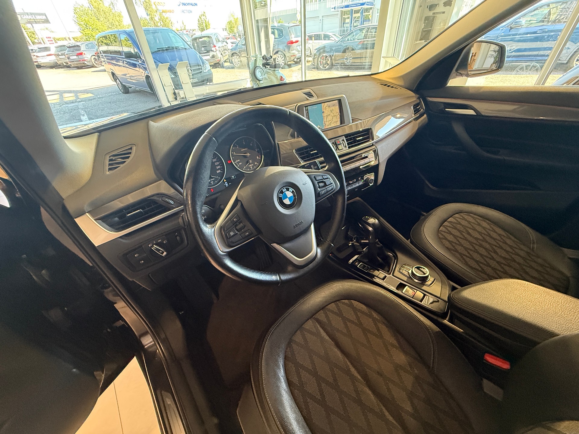 BMW X1 sDrive 18d xLine Steptronic ***GRATIS-SERVICE***-image-19
