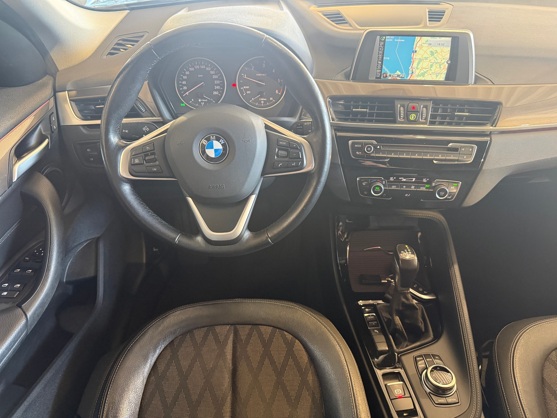 BMW X1 sDrive 18d xLine Steptronic ***GRATIS-SERVICE***-image-11