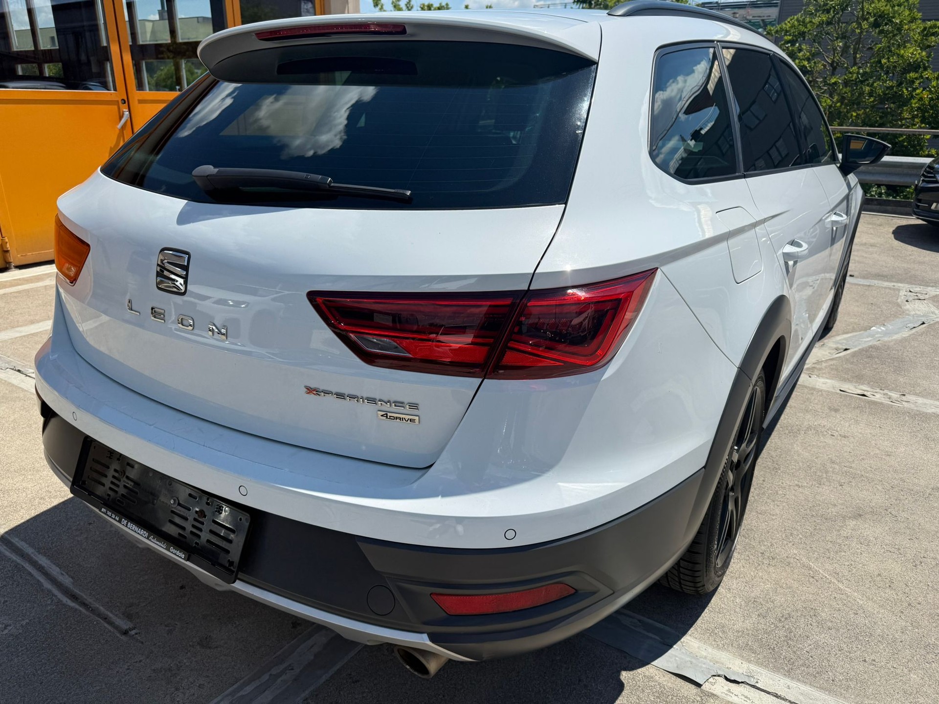 SEAT Leon ST 2.0 TSI X-Perience 4Drive DSG-image-4