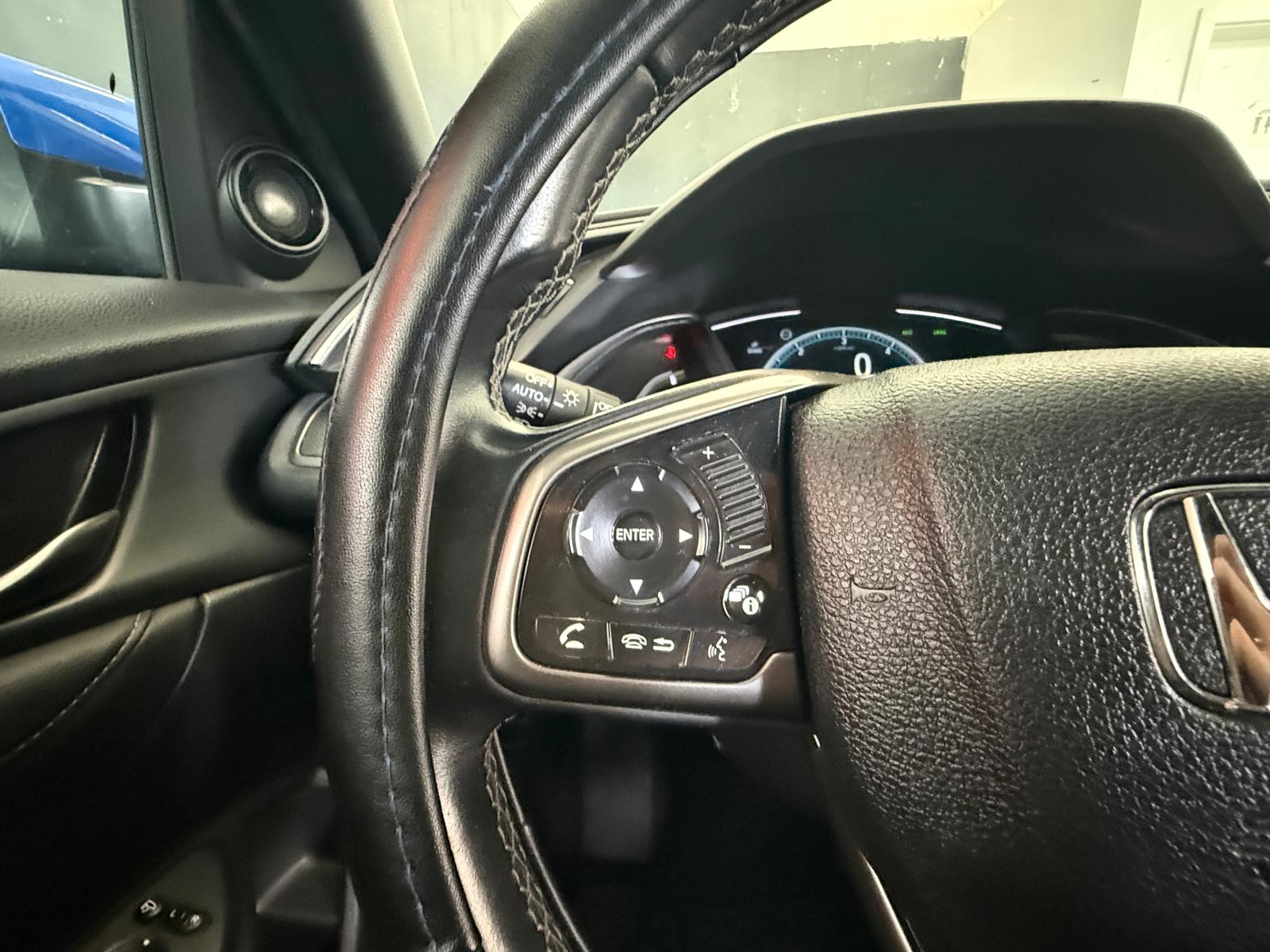HONDA Civic 1.6 i-DTEC Executive Premium-image-17