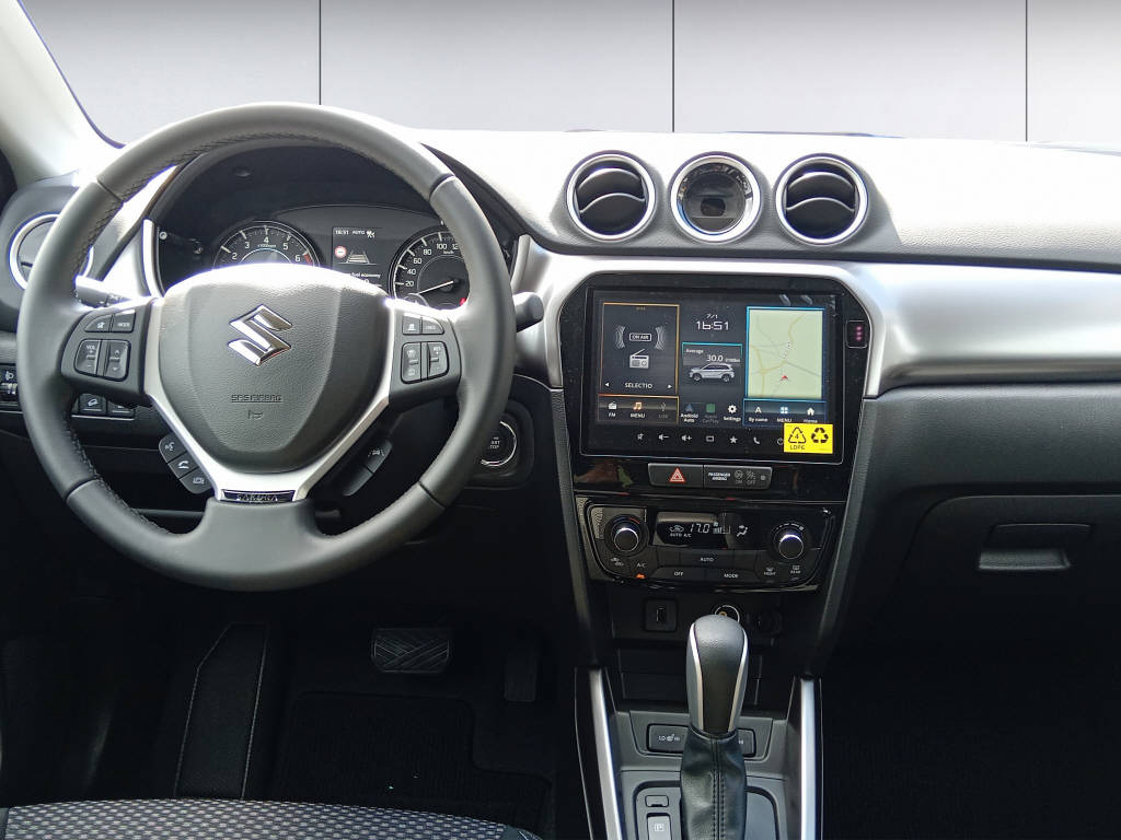 SUZUKI Vitara 1.4 T Sakura Hybrid 4x4-image-12