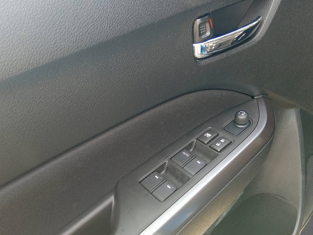 SUZUKI Vitara 1.4 T Sakura Hybrid 4x4-image-10