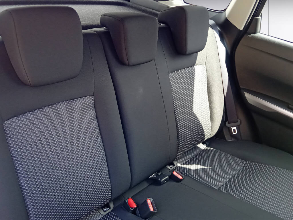 SUZUKI Vitara 1.4 T Sakura Hybrid 4x4-image-15