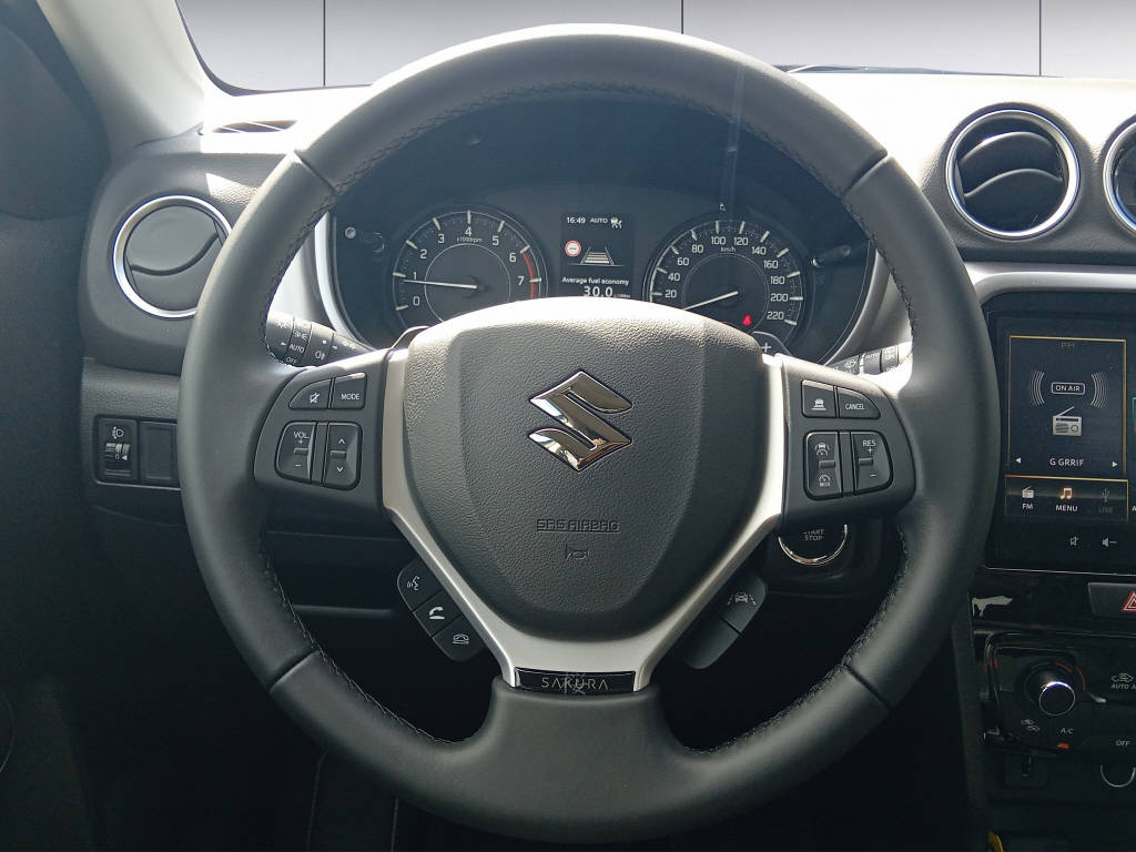 SUZUKI Vitara 1.4 T Sakura Hybrid 4x4-image-11