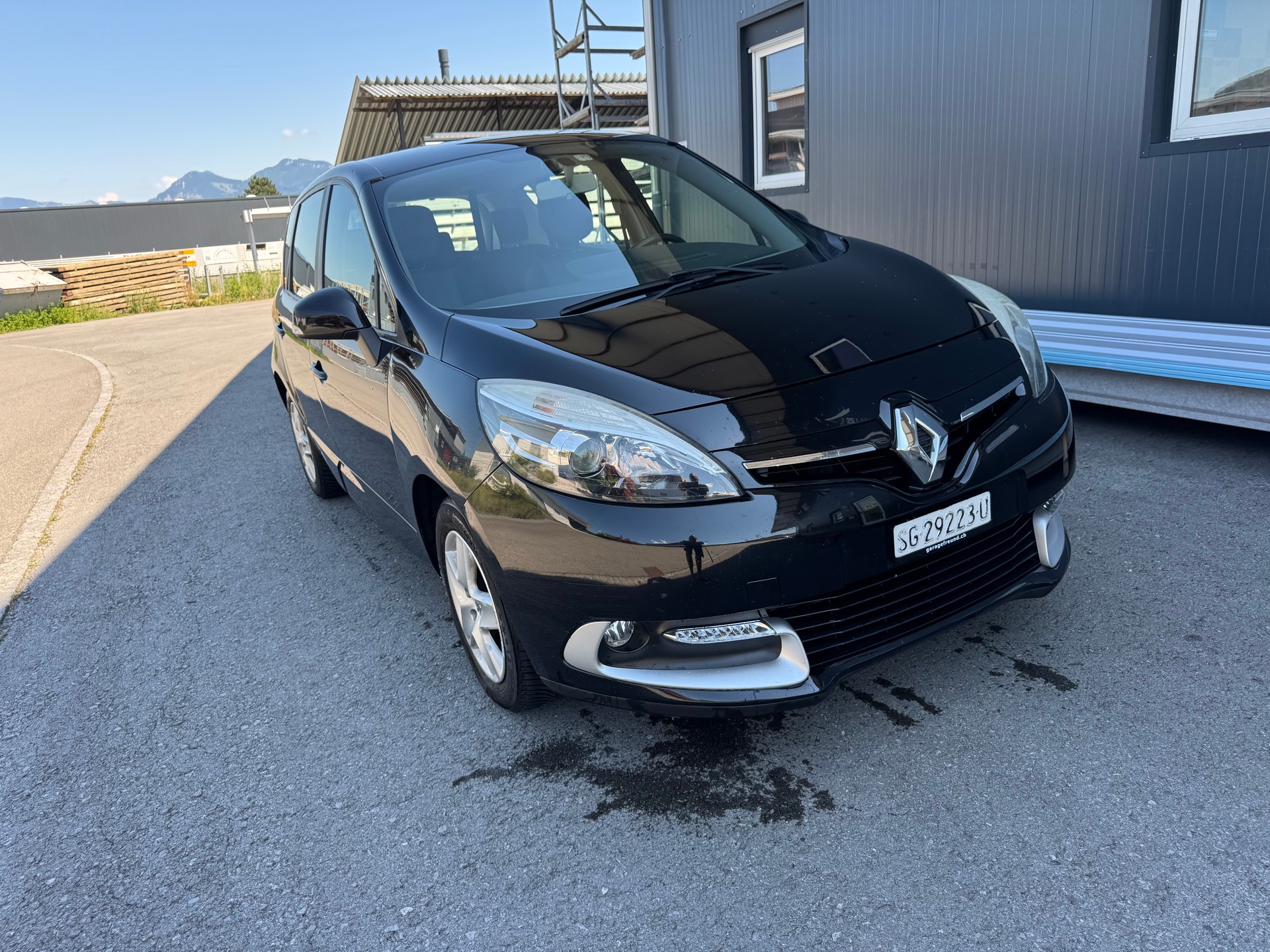RENAULT Scénic 1.5 dCi Energy EDC-image-1