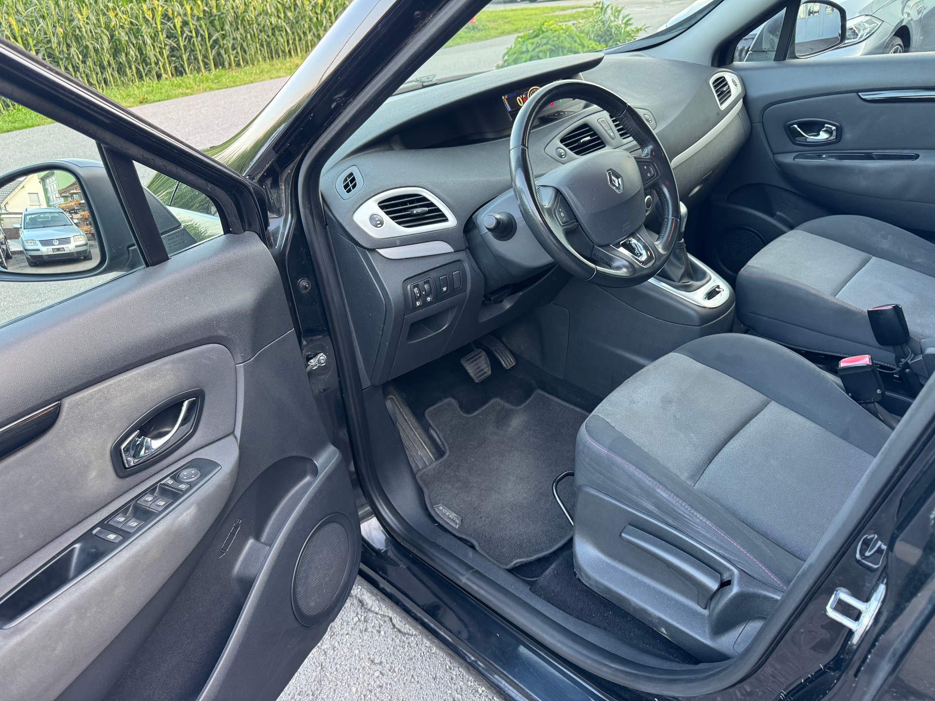 RENAULT Scénic 1.5 dCi Energy EDC-image-10