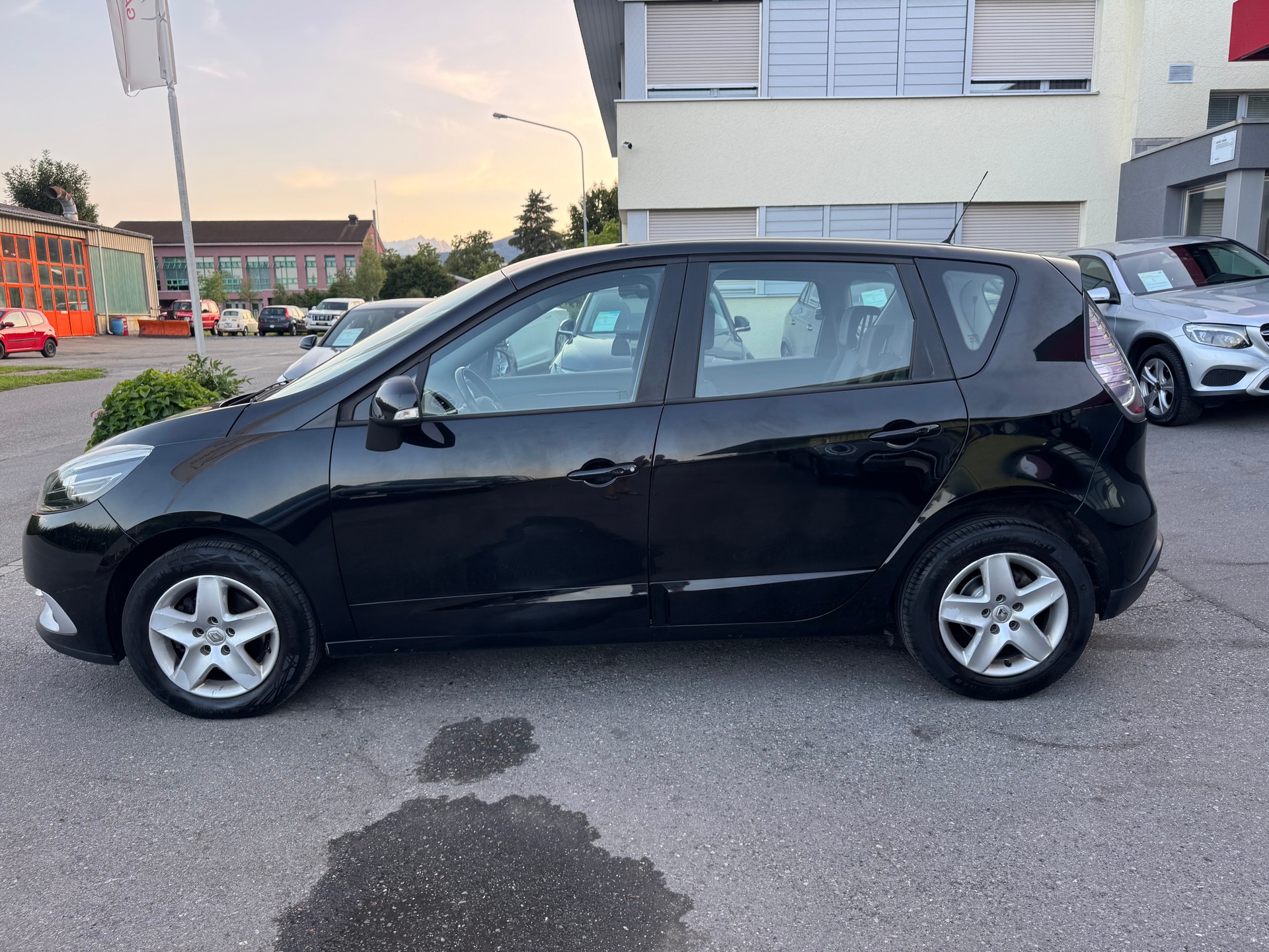 RENAULT Scénic 1.5 dCi Energy EDC-image-4
