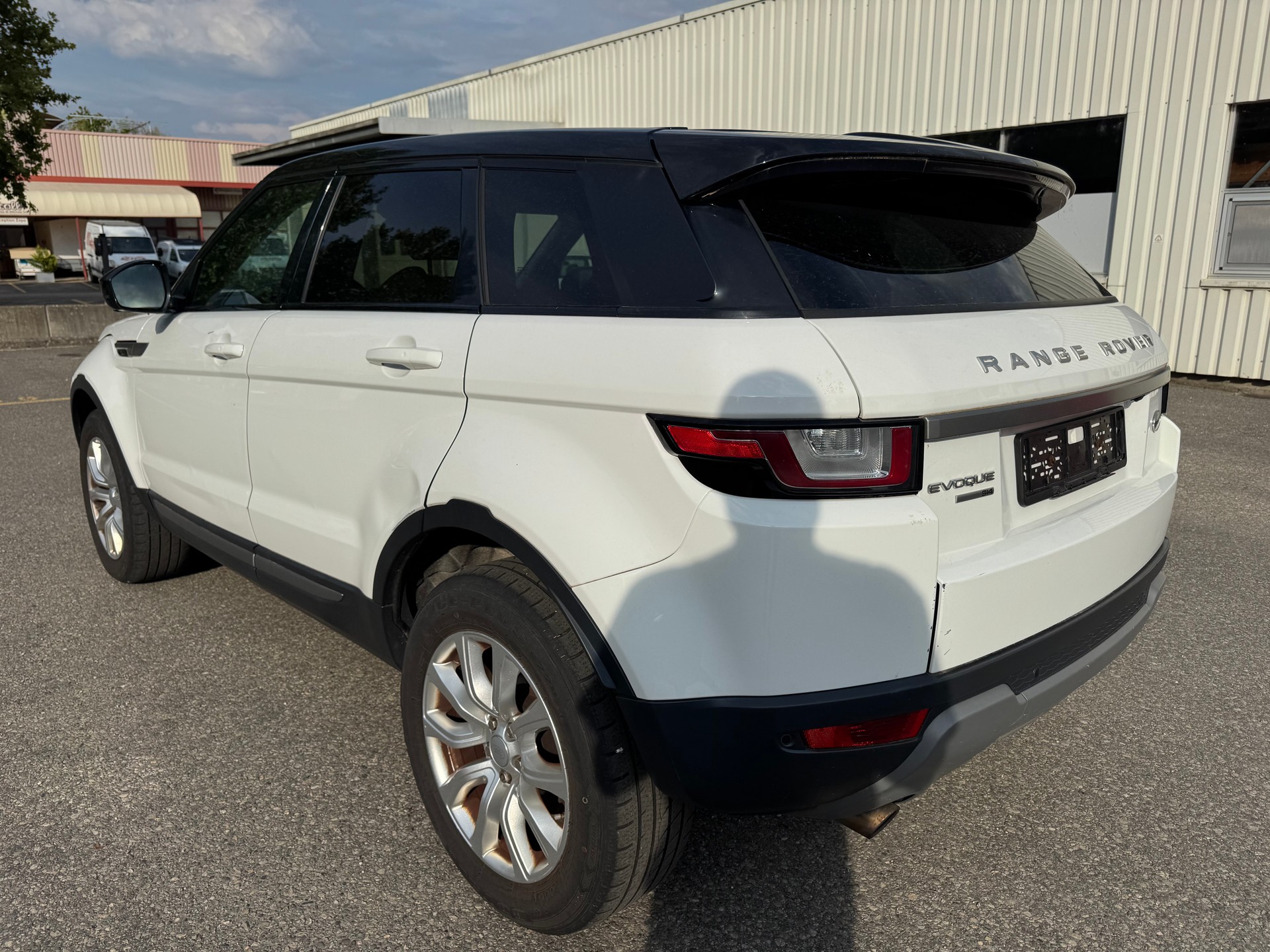 LAND ROVER Range Rover Evoque 2.0 Si4 HSE AT9-image-4