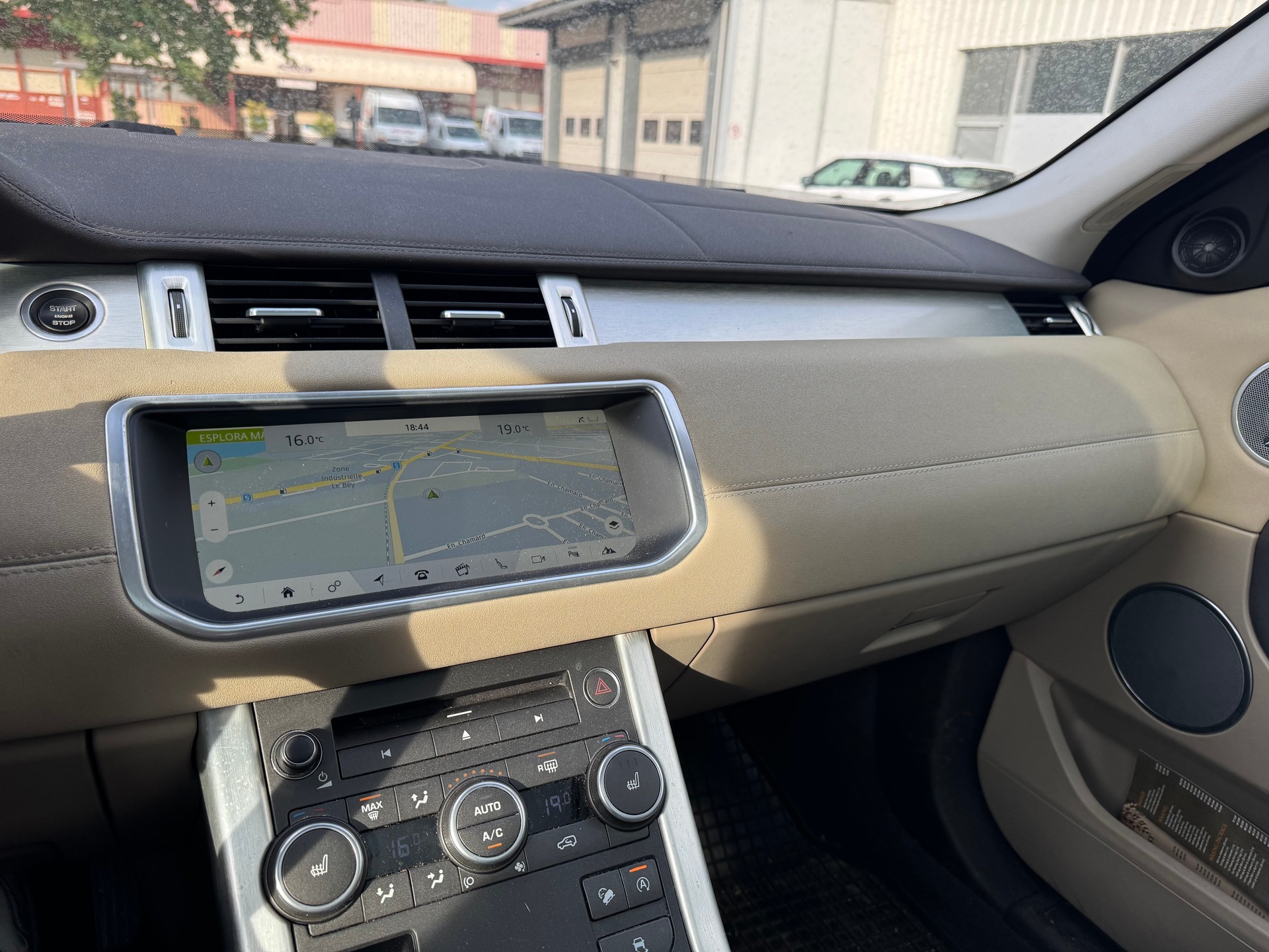 LAND ROVER Range Rover Evoque 2.0 Si4 HSE AT9-image-12