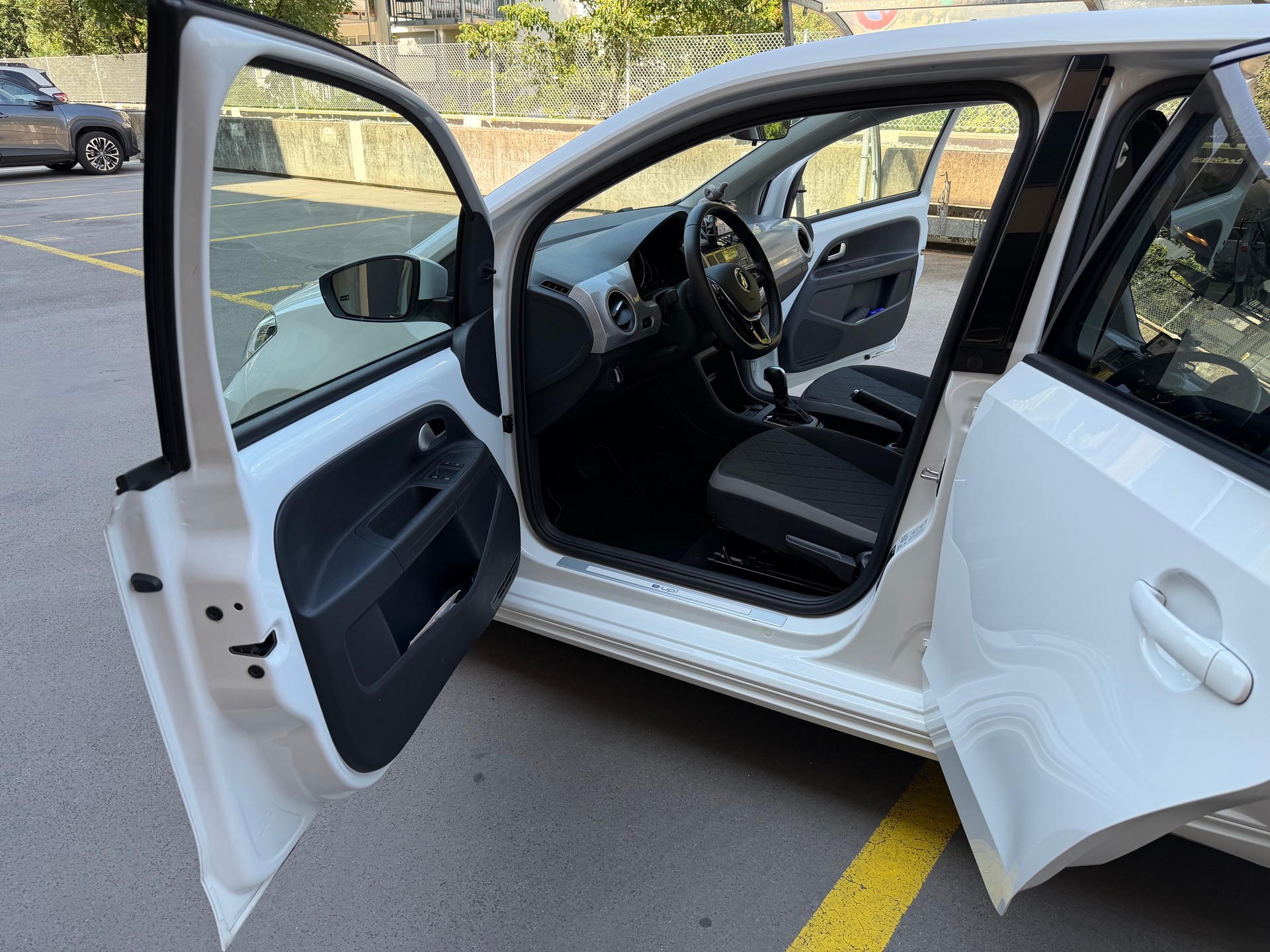 VW e-Up-image-7