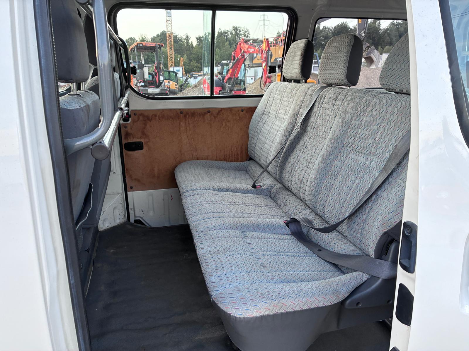 TOYOTA HI-ACE-image-6