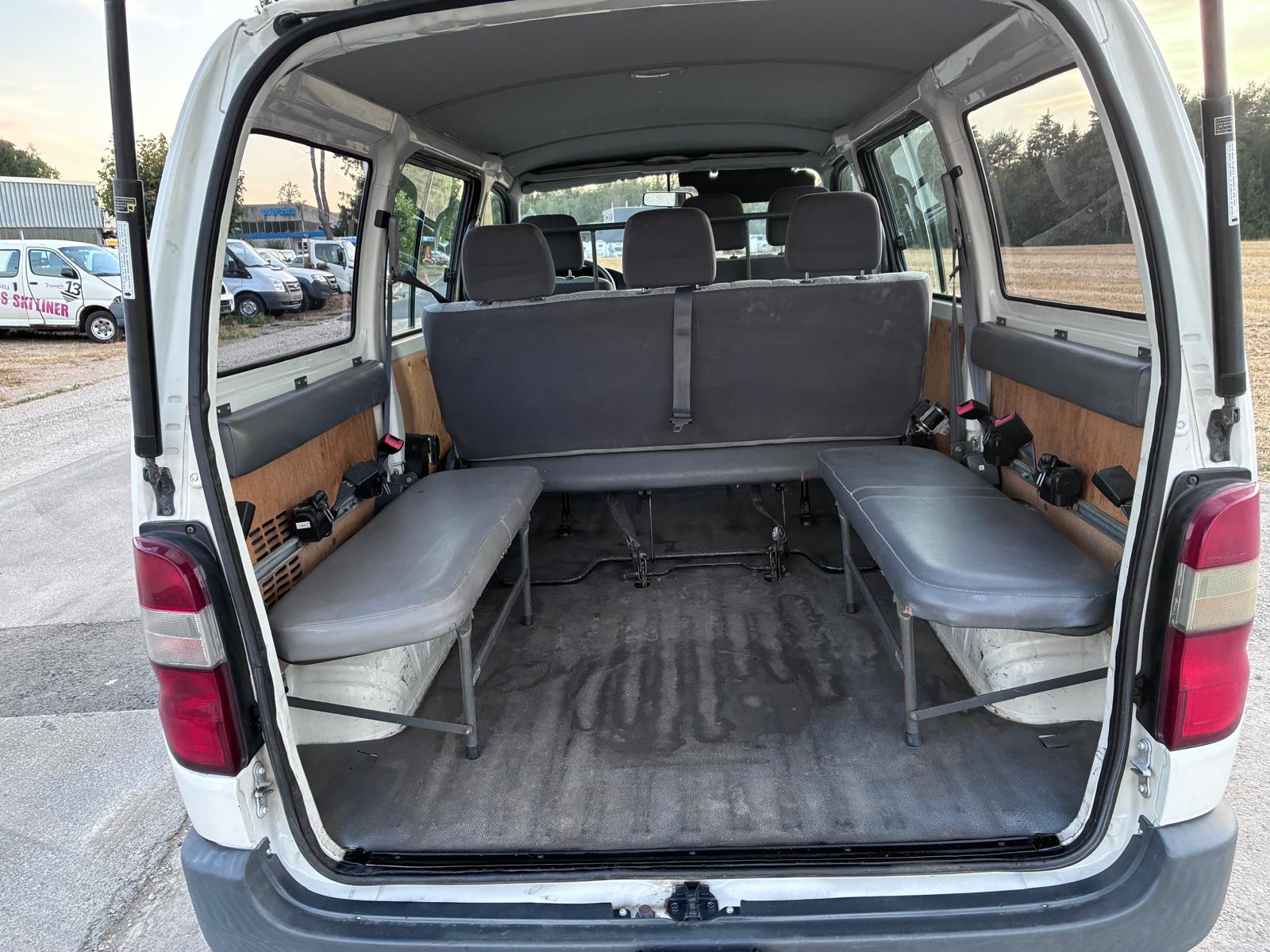 TOYOTA HI-ACE-image-7