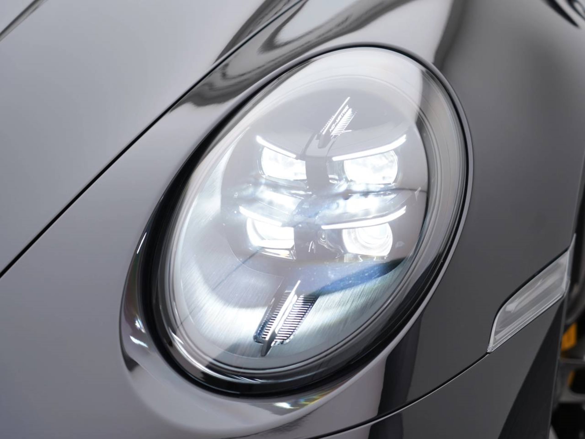 PORSCHE 911 Turbo S-image-12