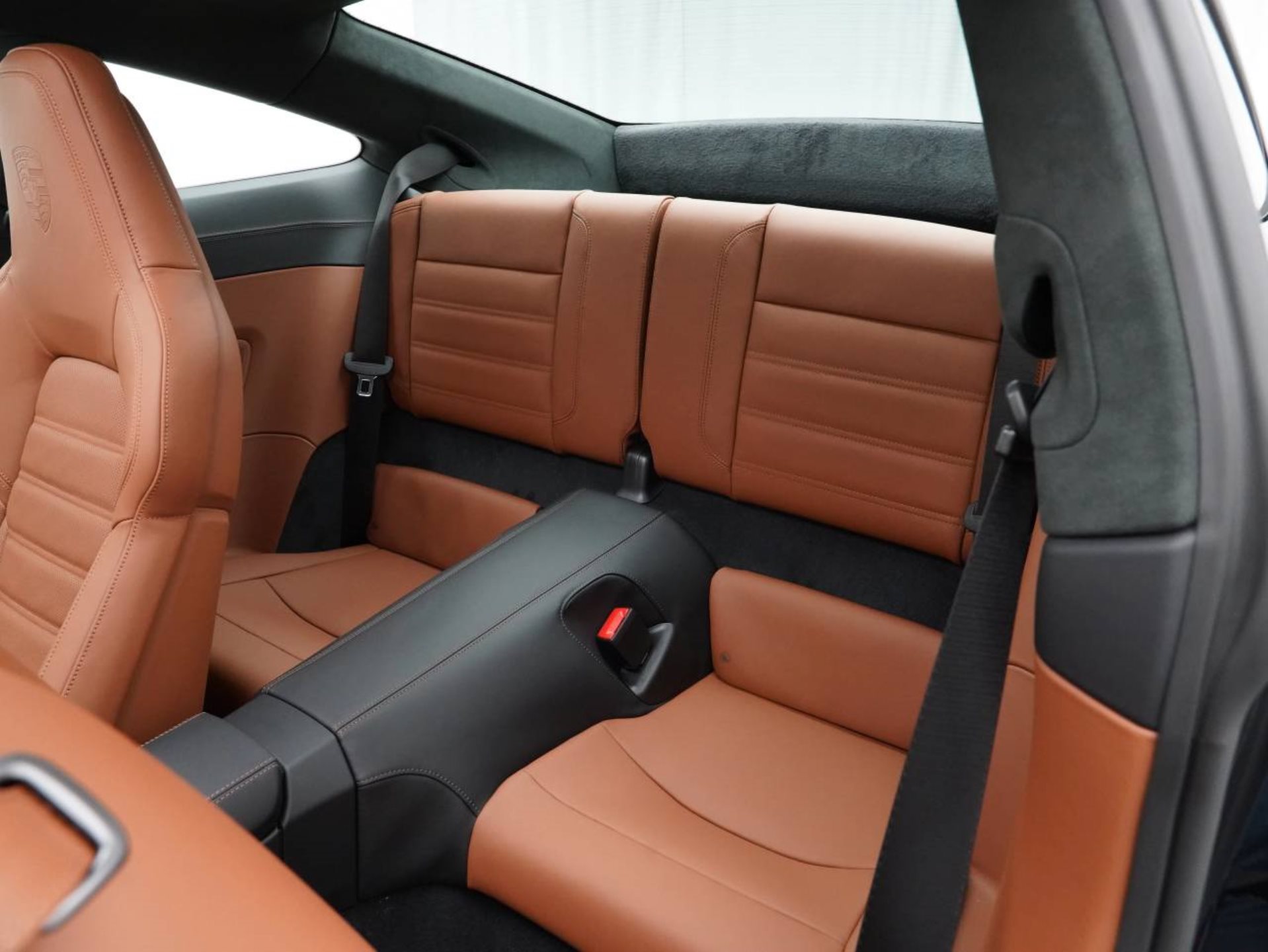 PORSCHE 911 Turbo S-image-28