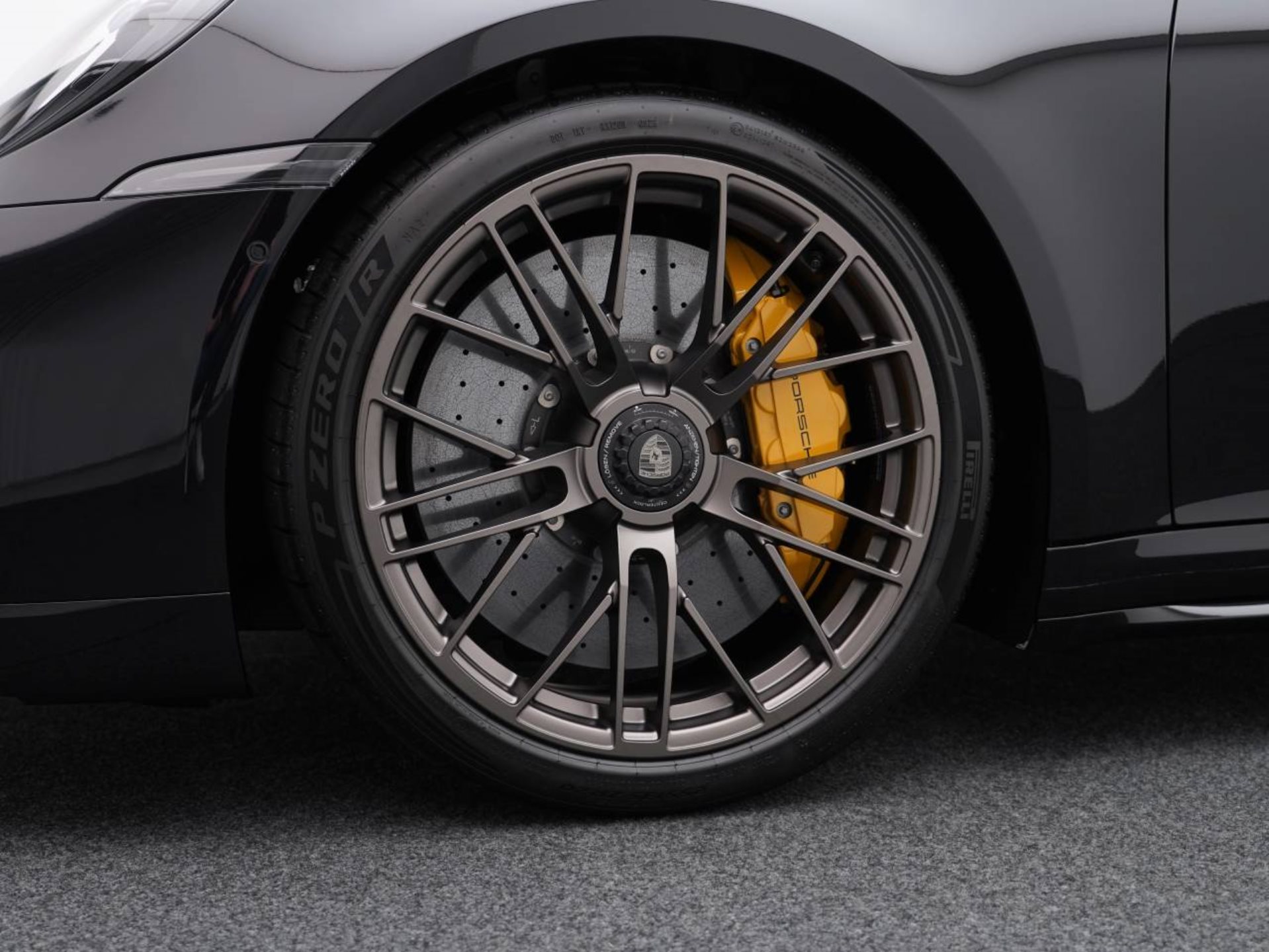 PORSCHE 911 Turbo S-image-10