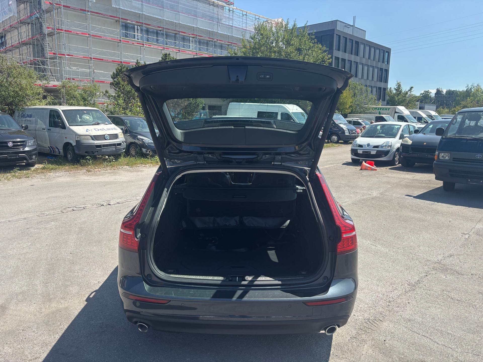 VOLVO V60 D4 Geartronic-image-7
