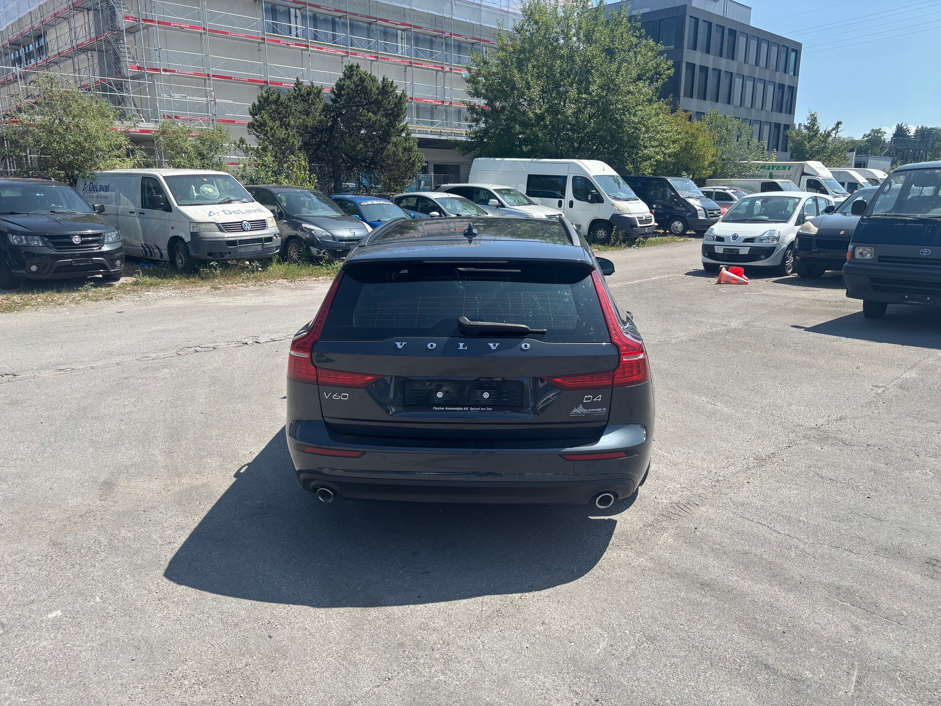 VOLVO V60 D4 Geartronic-image-2