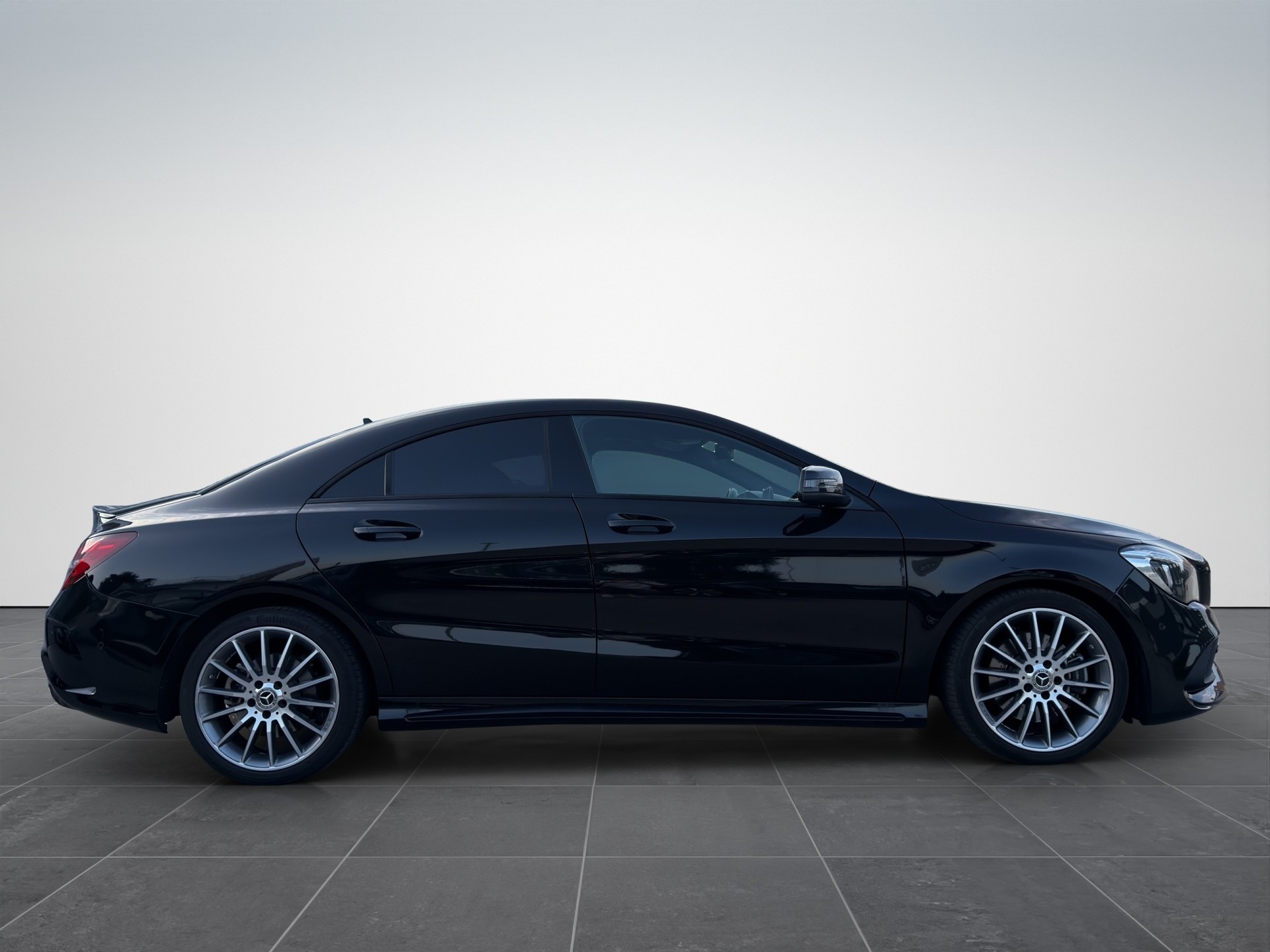 MERCEDES-BENZ CLA 220 AMG Line 4Matic 7G-DCT-image-6