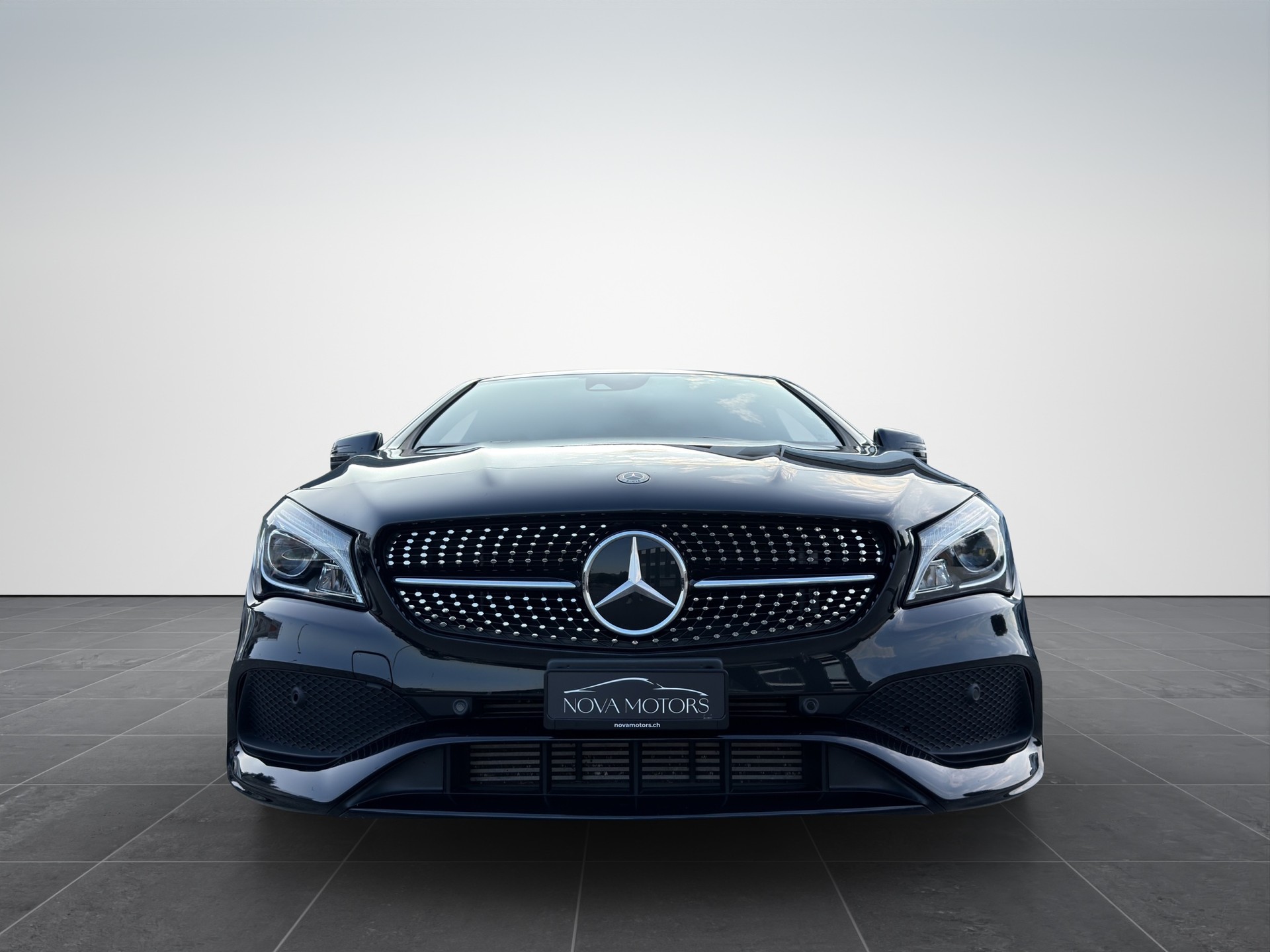 MERCEDES-BENZ CLA 220 AMG Line 4Matic 7G-DCT-image-1