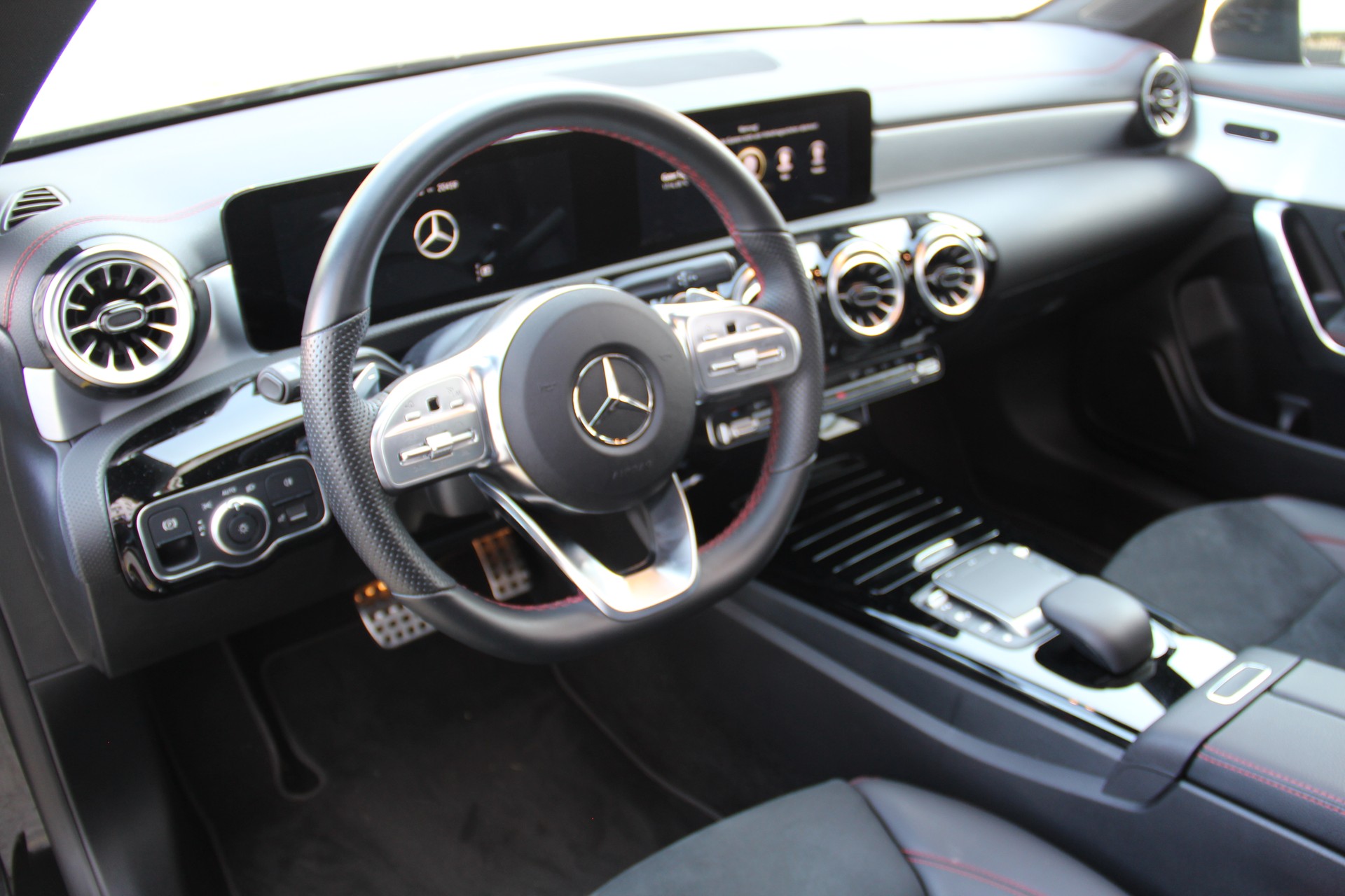 MERCEDES-BENZ CLA 250 4Matic AMG Line 7G-DCT-image-8