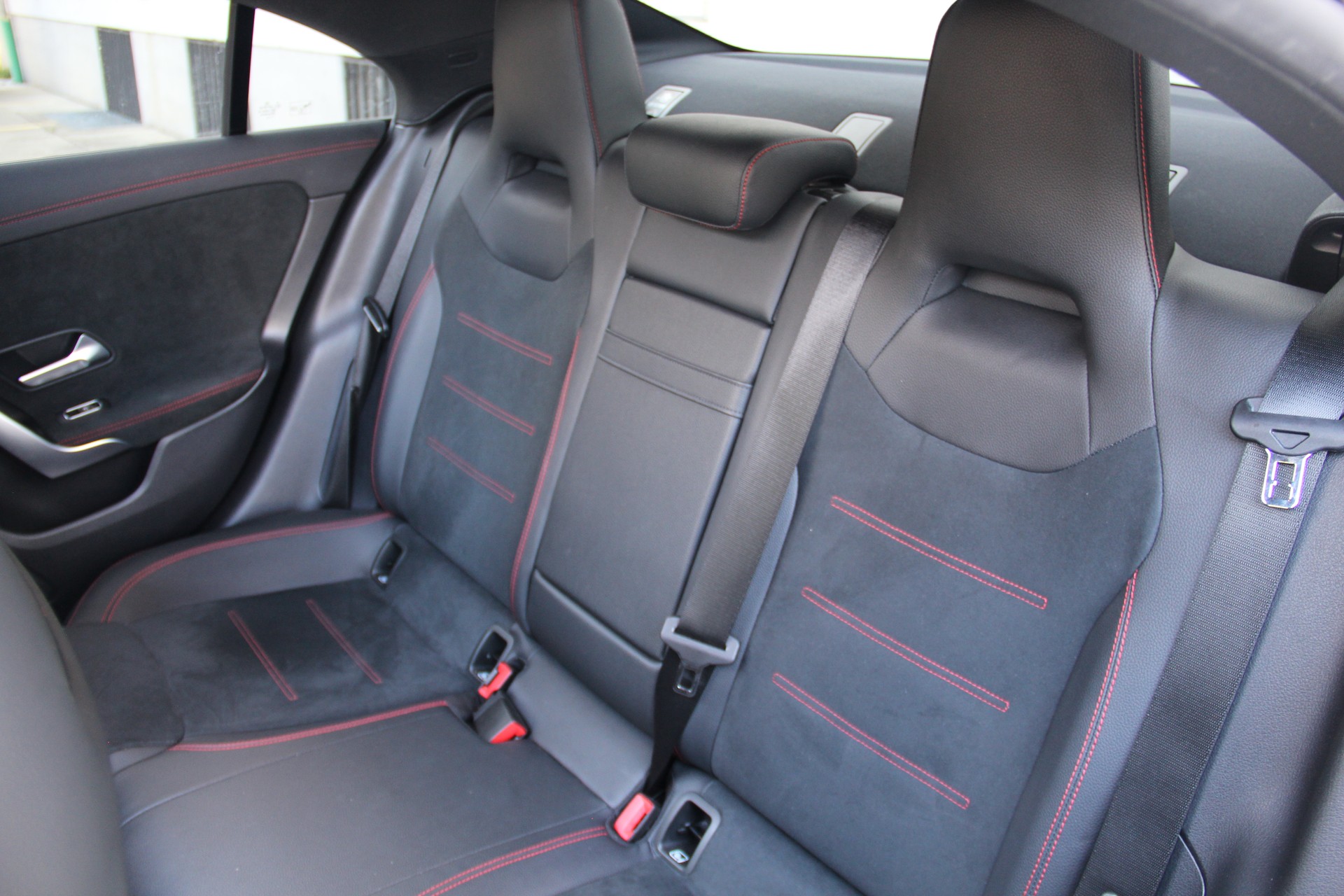 MERCEDES-BENZ CLA 250 4Matic AMG Line 7G-DCT-image-10