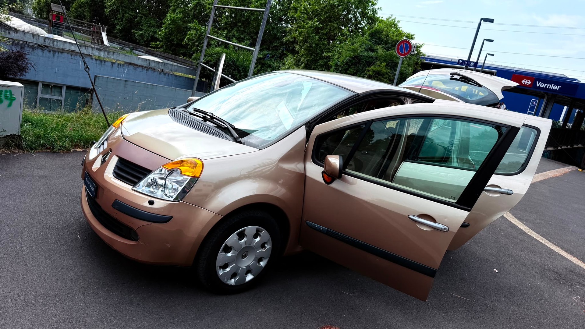RENAULT Modus 1.6 16V Dynamique Luxe-image-9