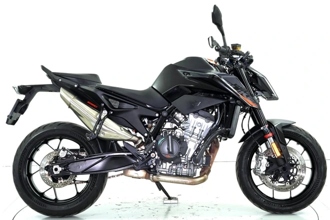 KTM 890 Duke L ABS-showroom-element-1