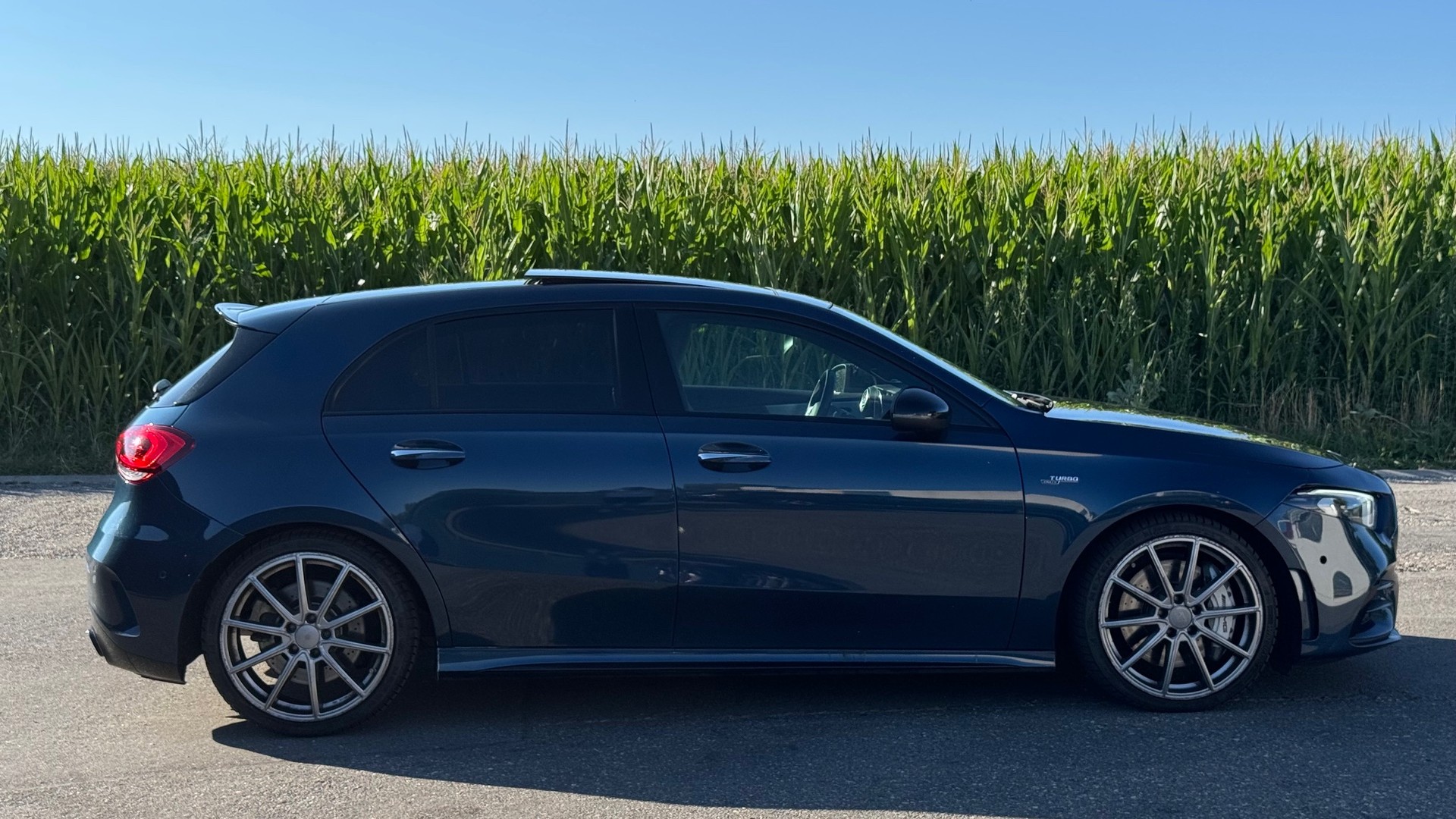 MERCEDES-BENZ A 35 AMG 4Matic Speedshift-image-5