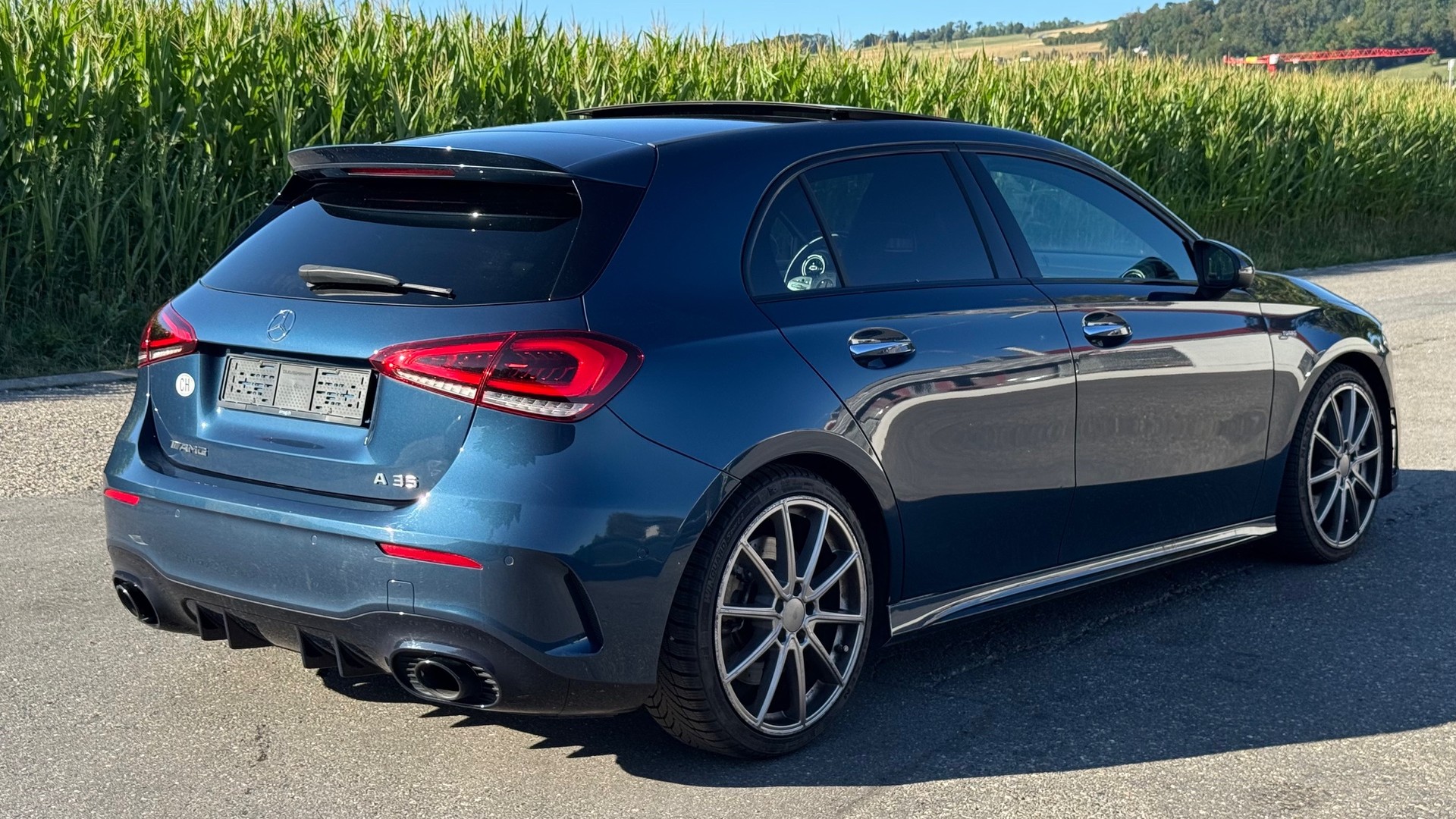 MERCEDES-BENZ A 35 AMG 4Matic Speedshift-image-4