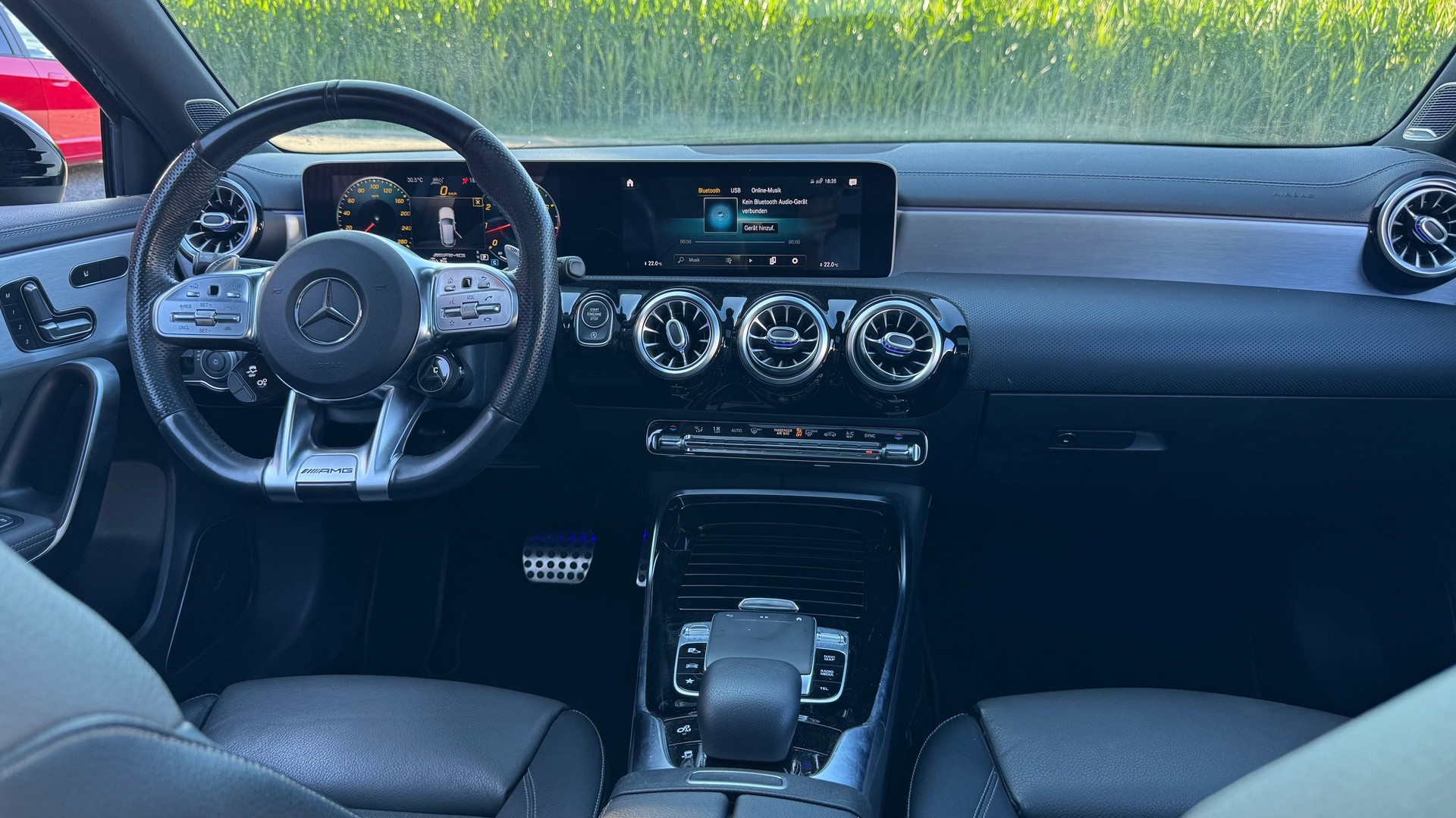 MERCEDES-BENZ A 35 AMG 4Matic Speedshift-image-9