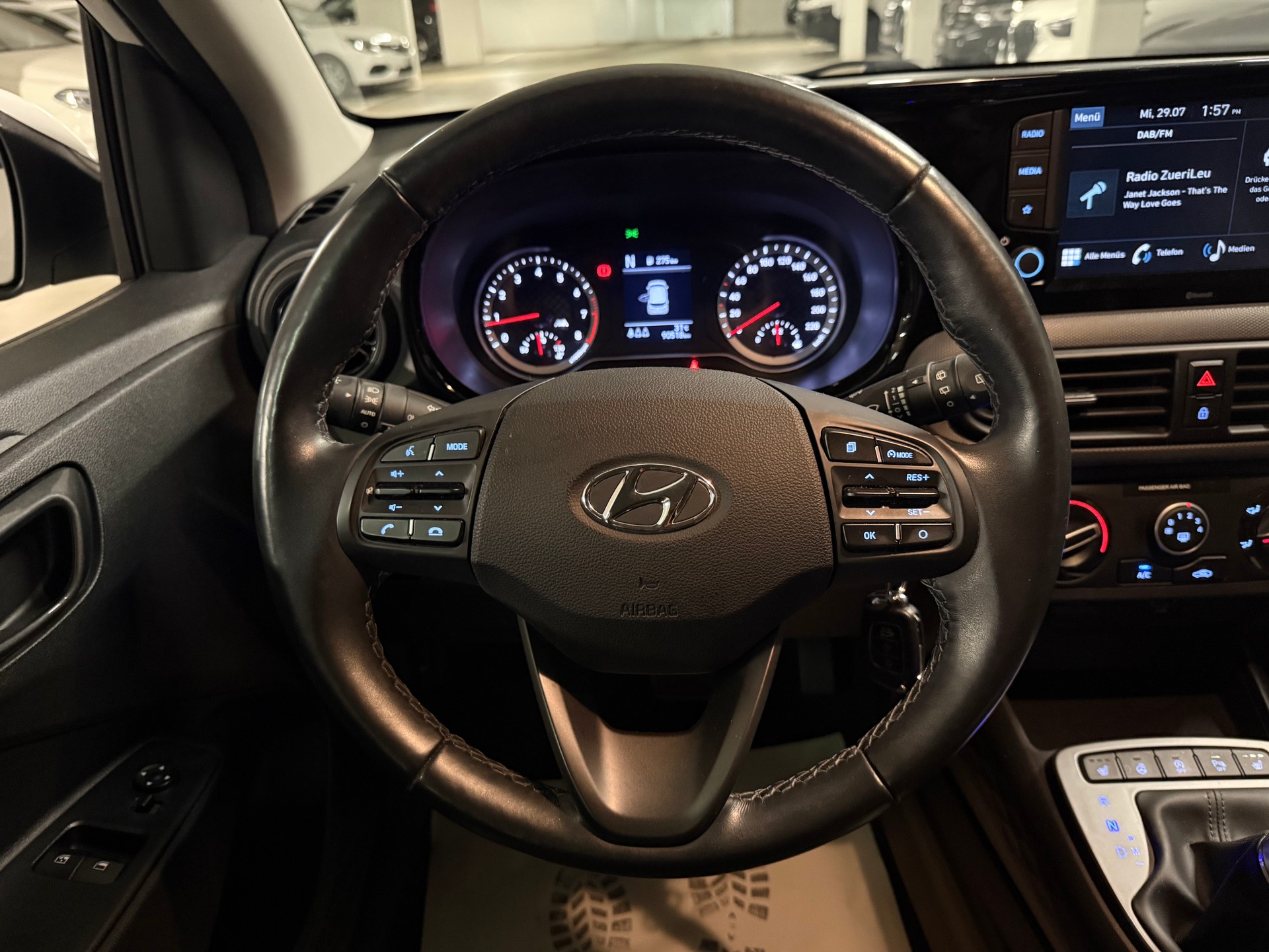 HYUNDAI i10 1.2 Amplia Automat RF-Kamera-image-10